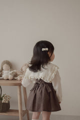 Sara collar blouse