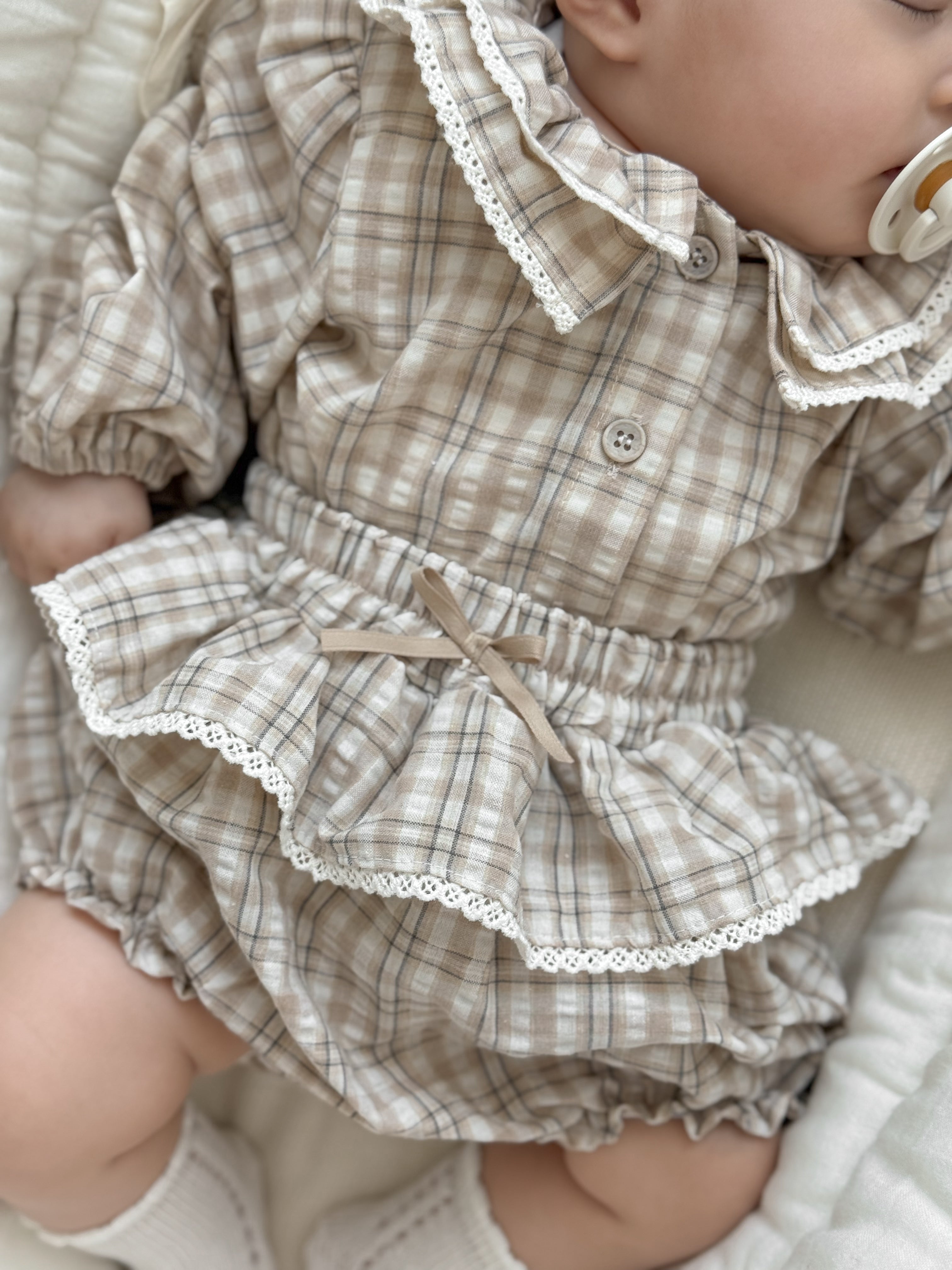 Petit check frill blouse