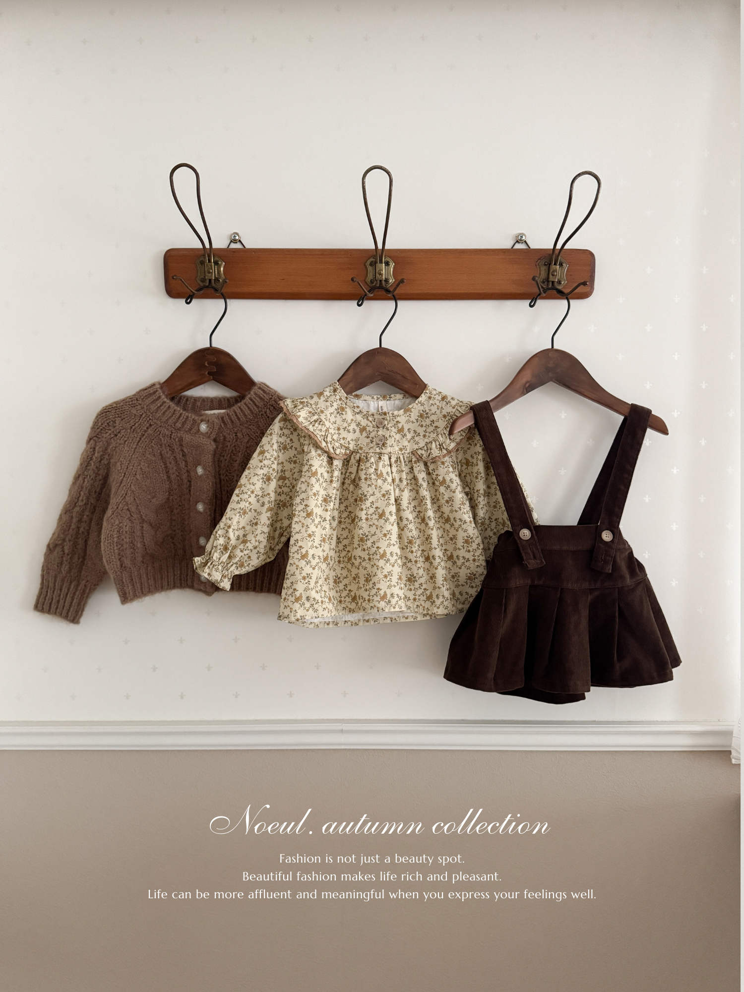 Wing shirring blouse