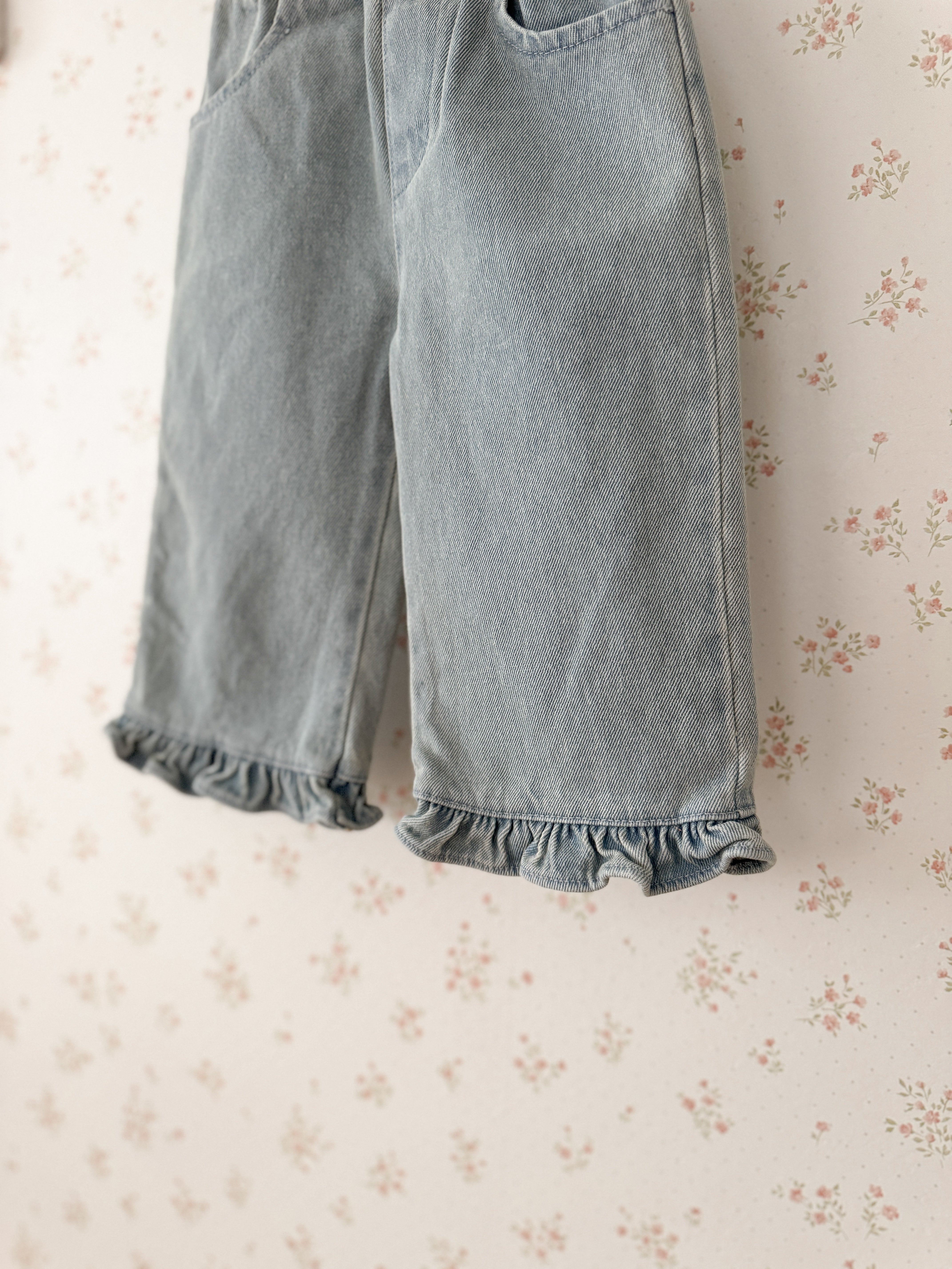 Straight frill pants