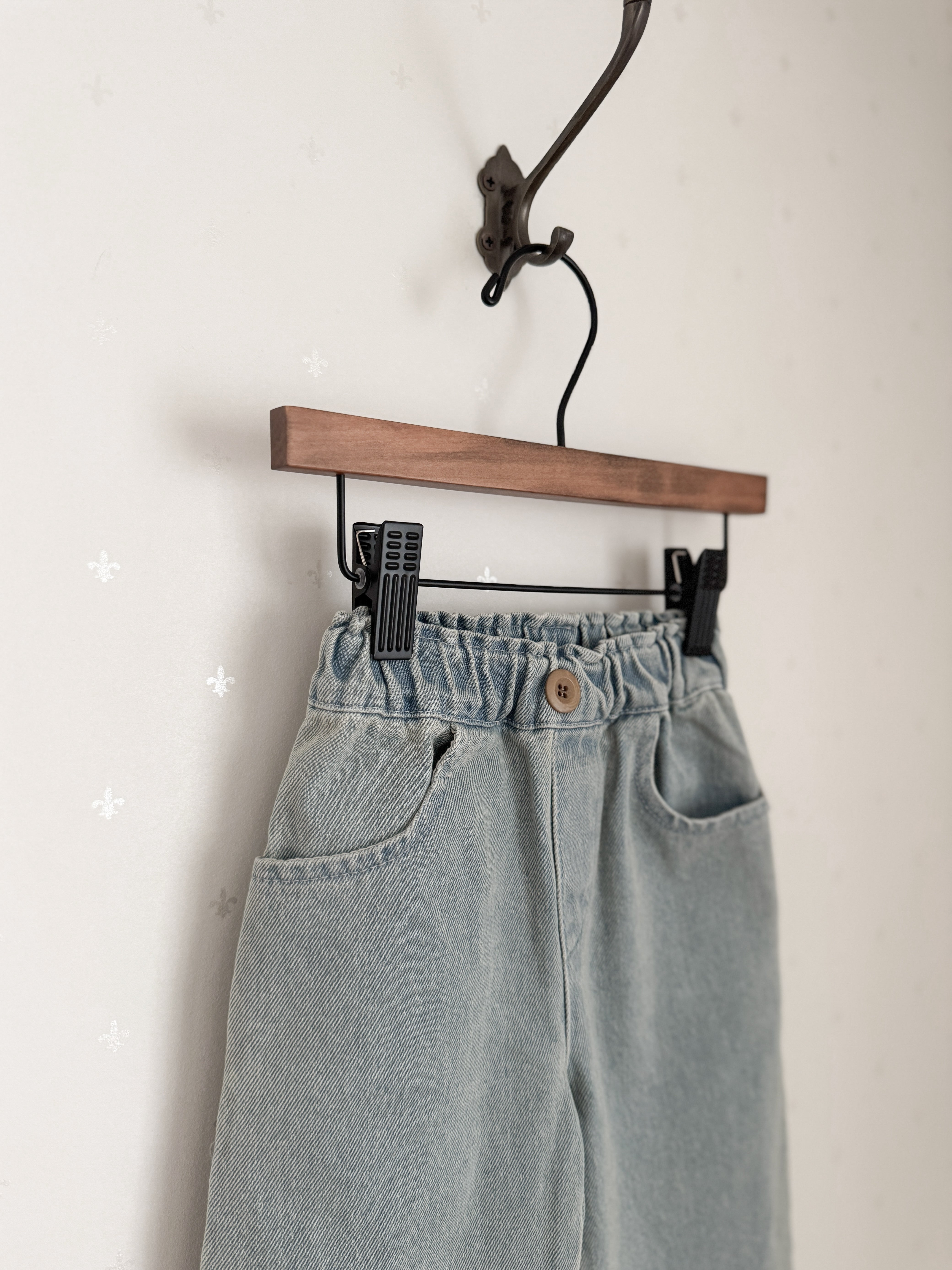 Straight frill pants