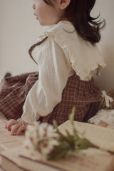 Sara collar blouse