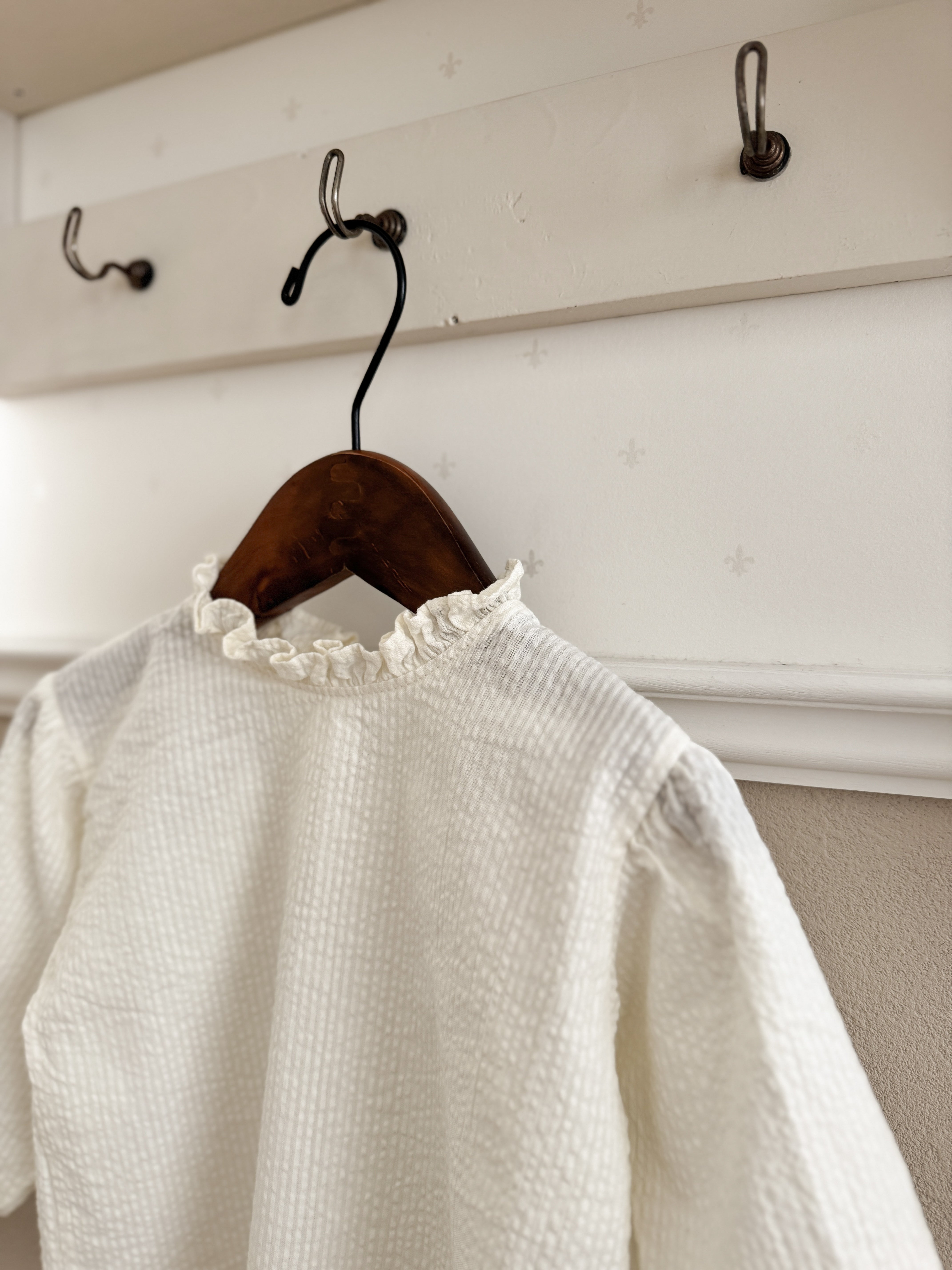 Bao frill blouse