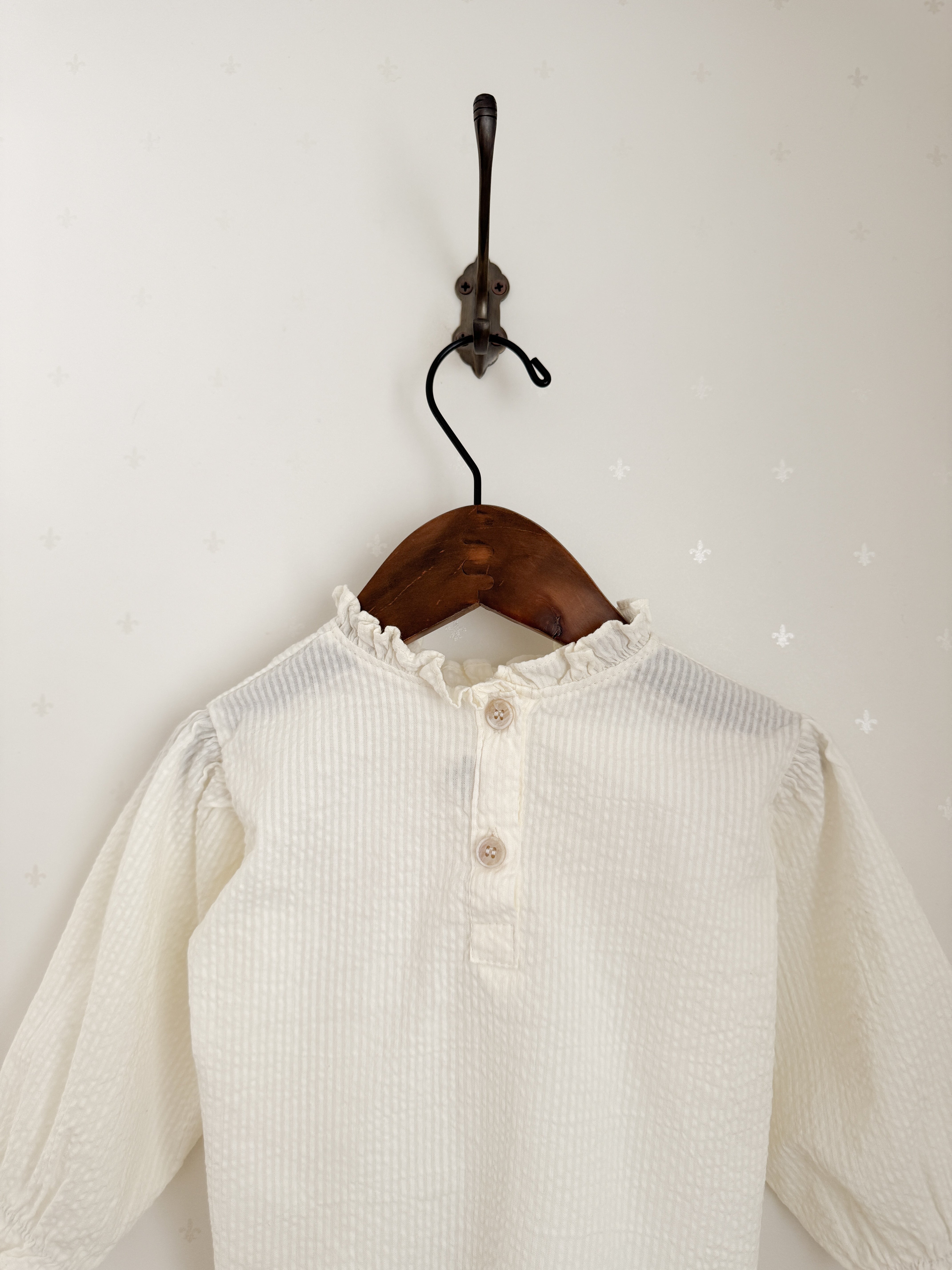 Bao frill blouse