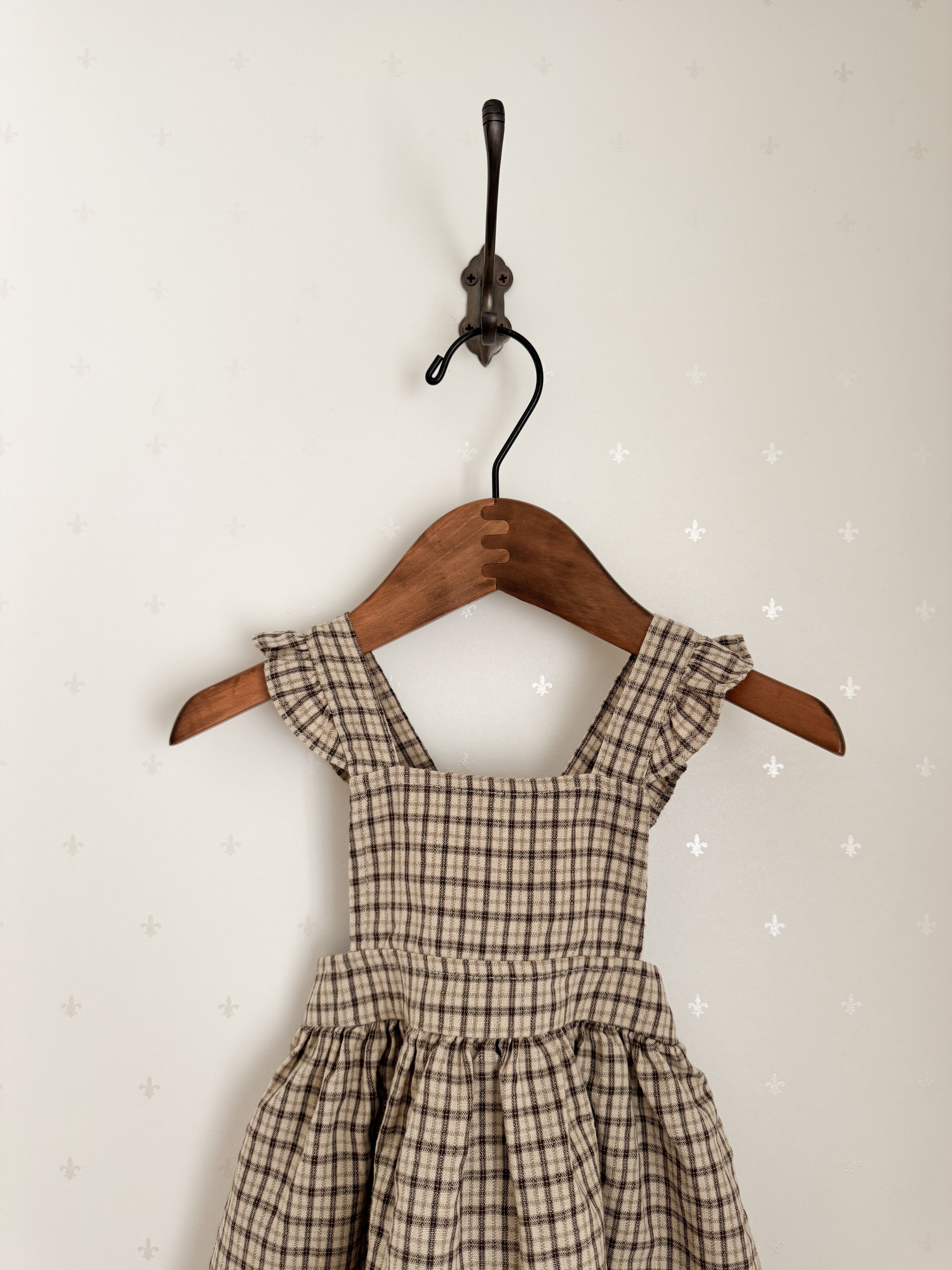 Check apron one-piece
