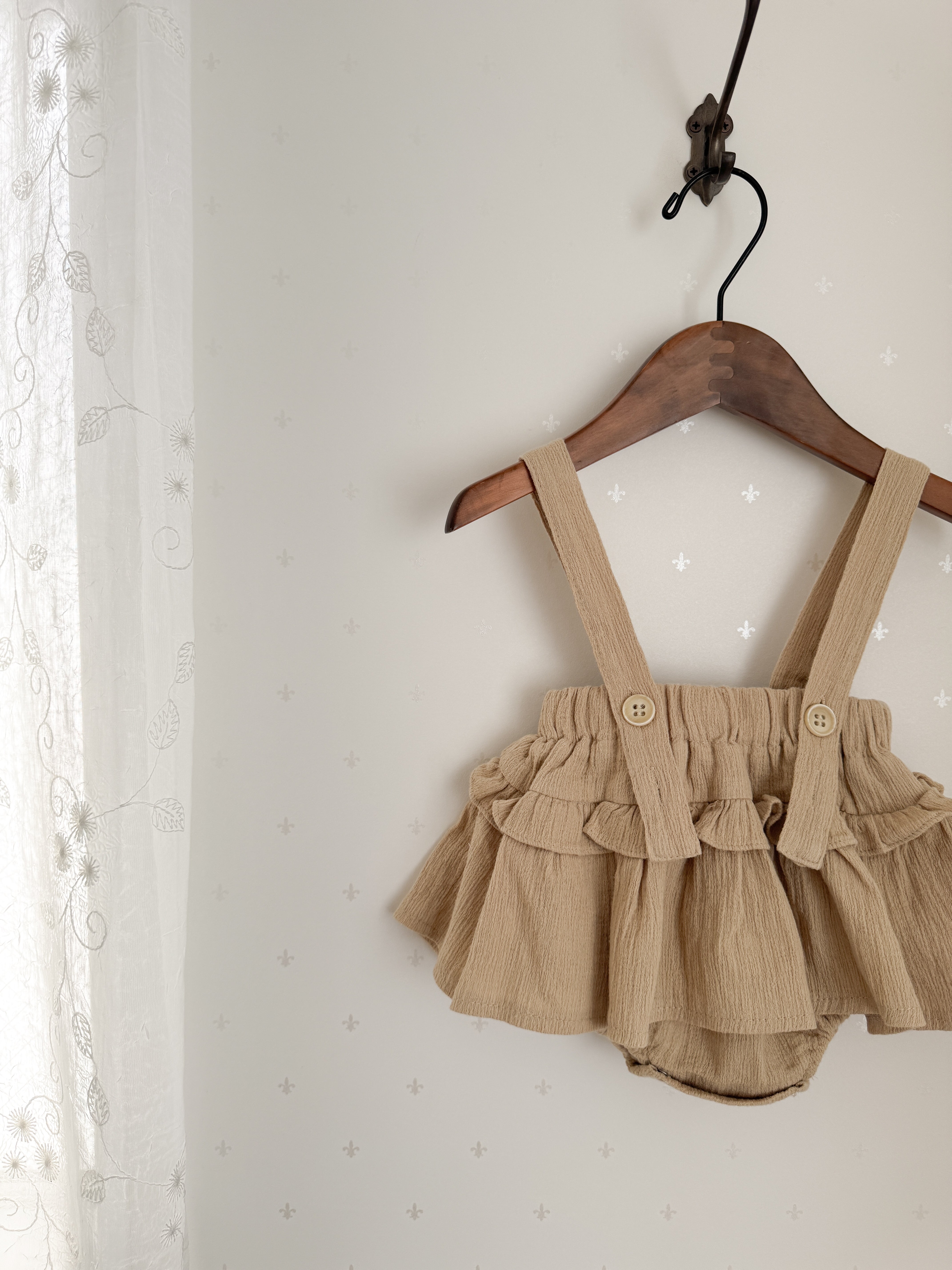 Elly frill suspender skirt