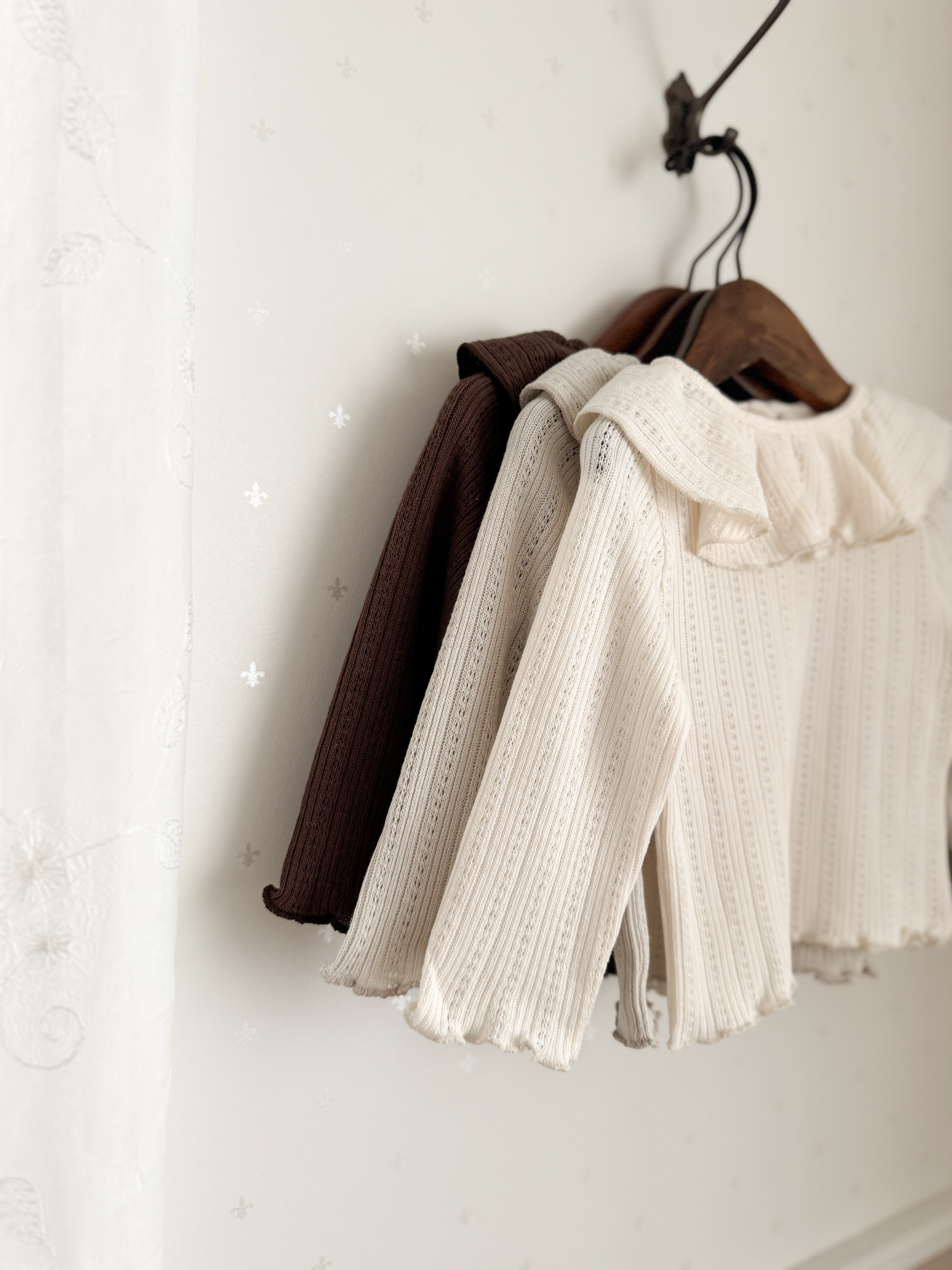 Anna ruffle collar tops
