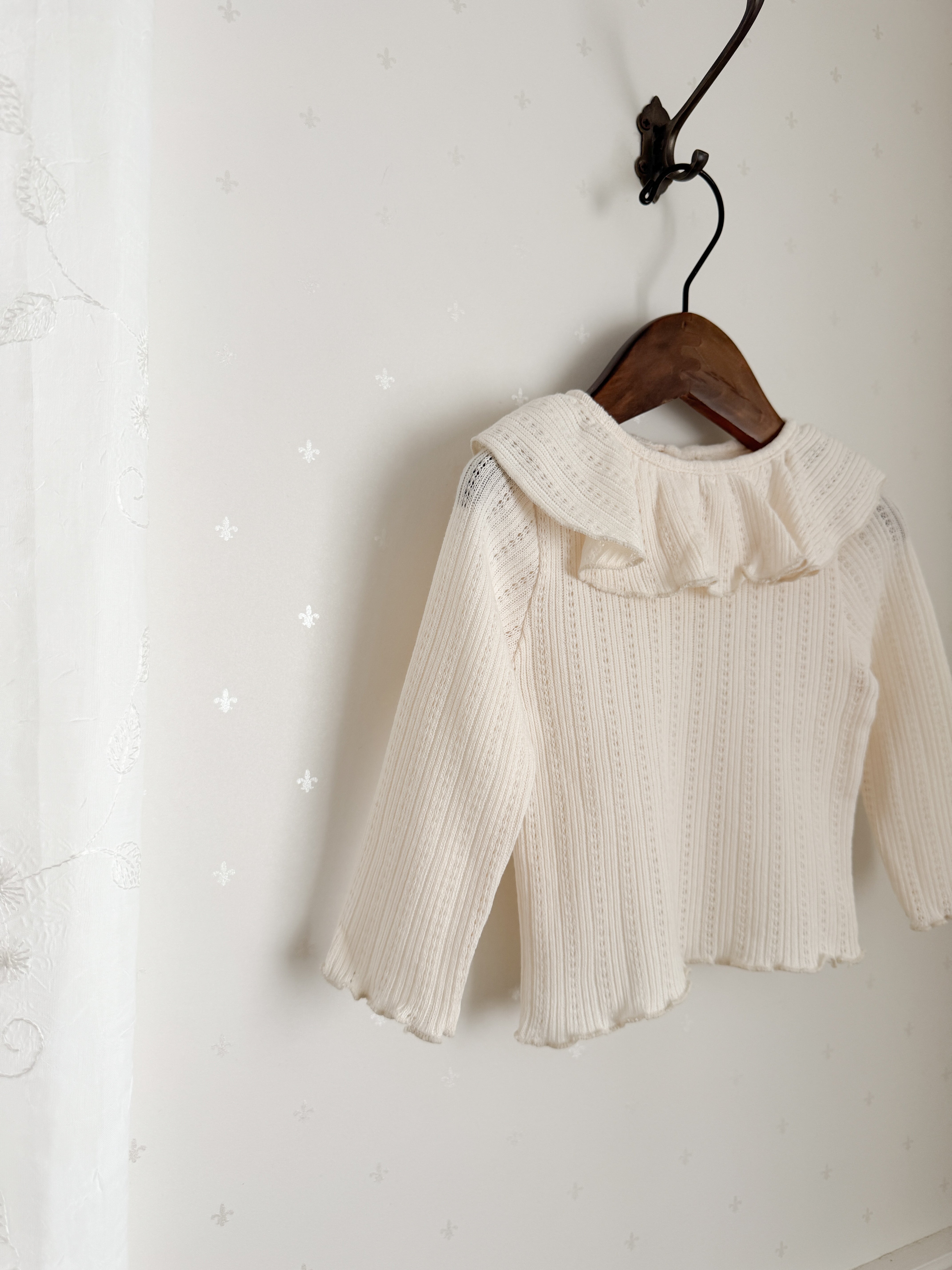 Anna ruffle collar tops