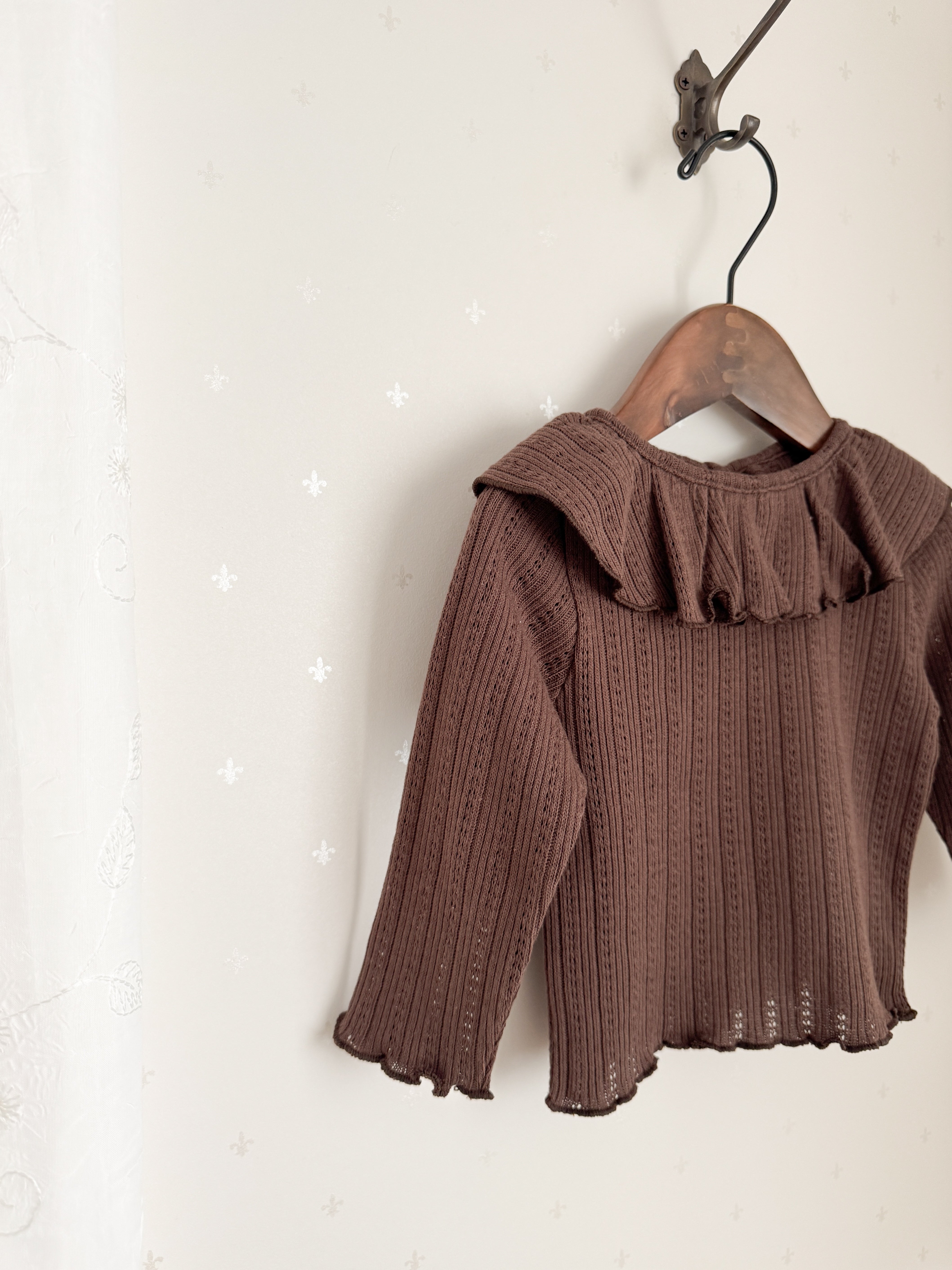 Anna ruffle collar tops