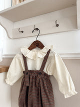 Snow ruffle blouse