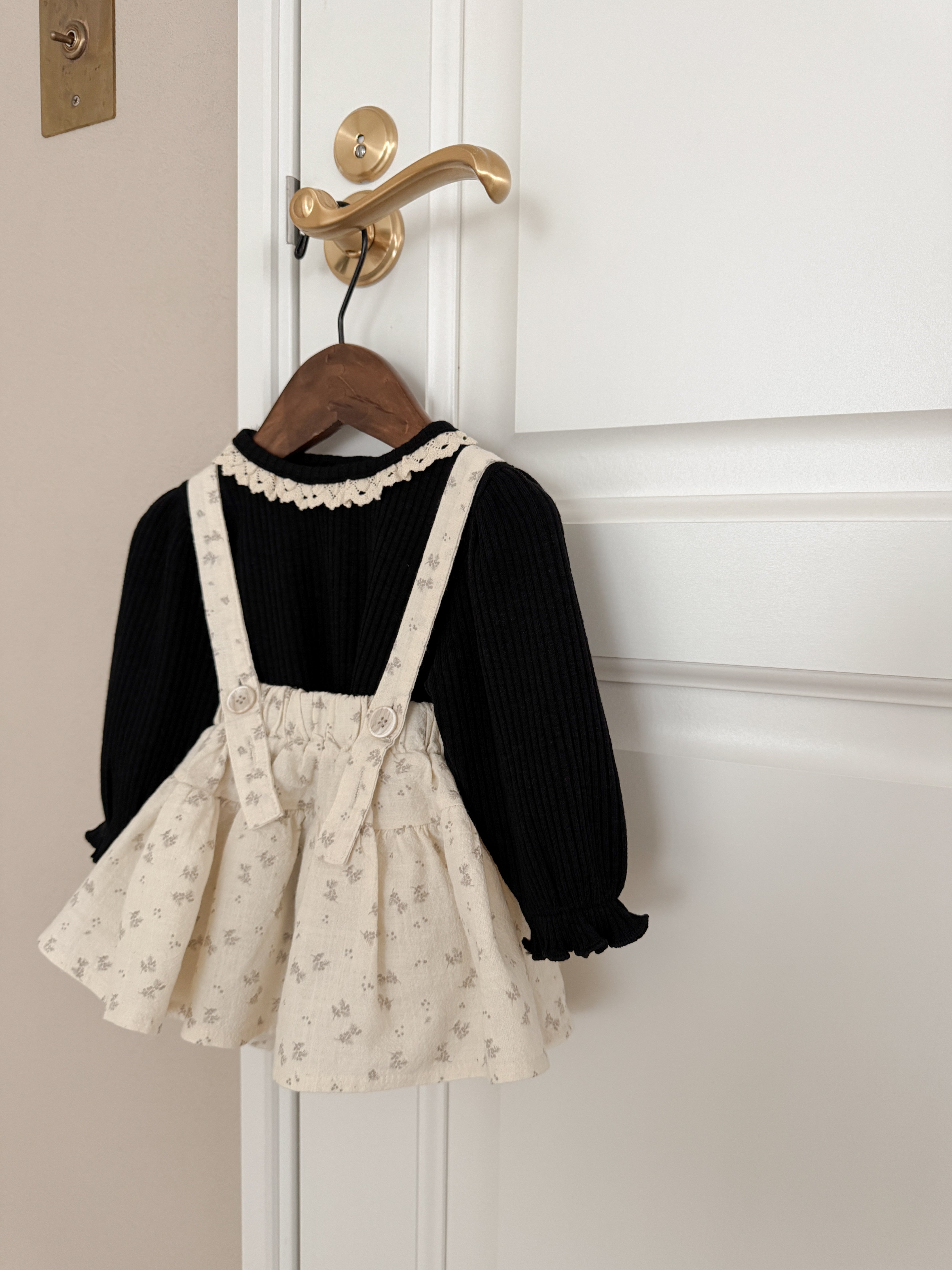 Puff lace tops