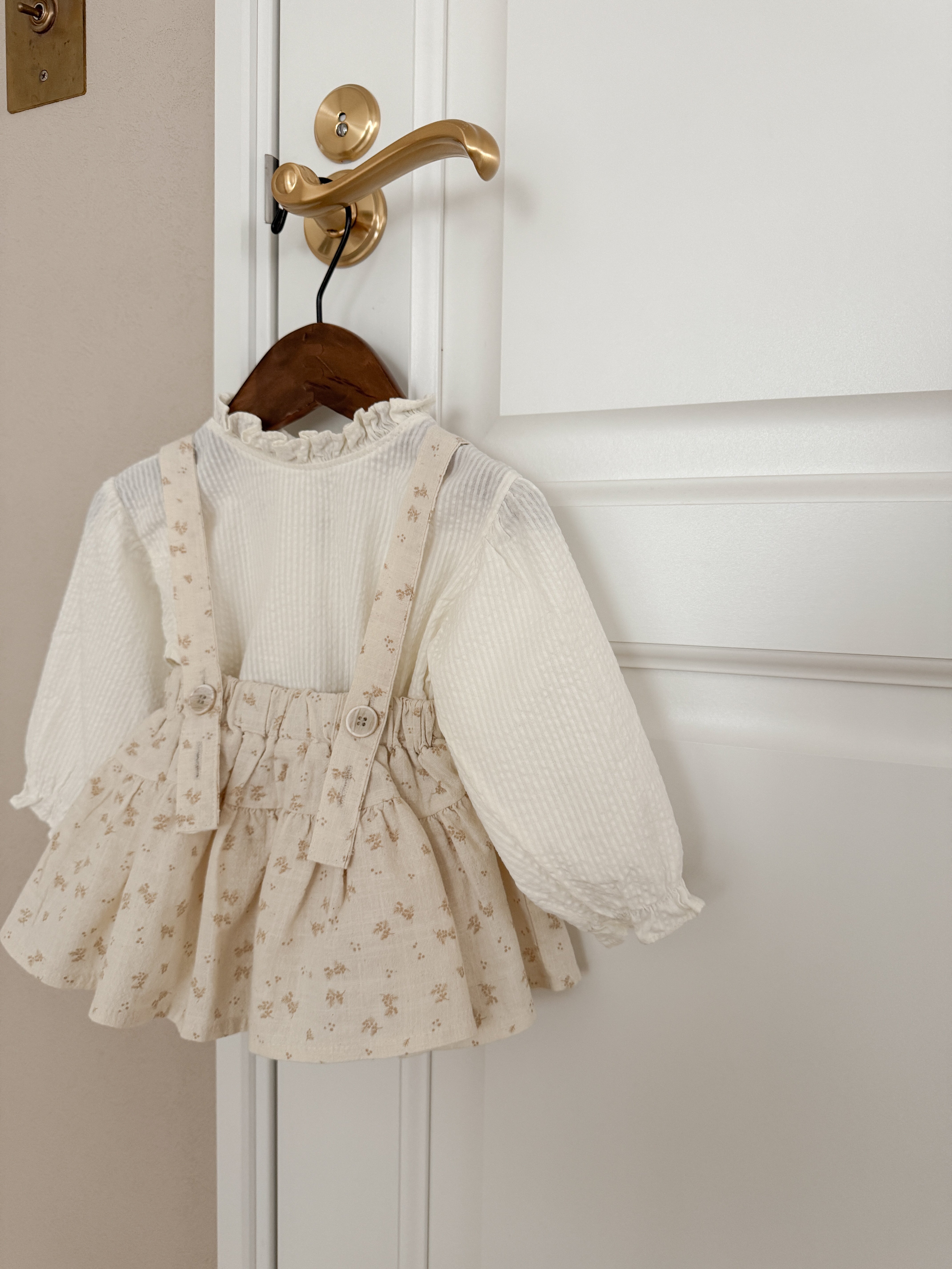 Bao frill blouse
