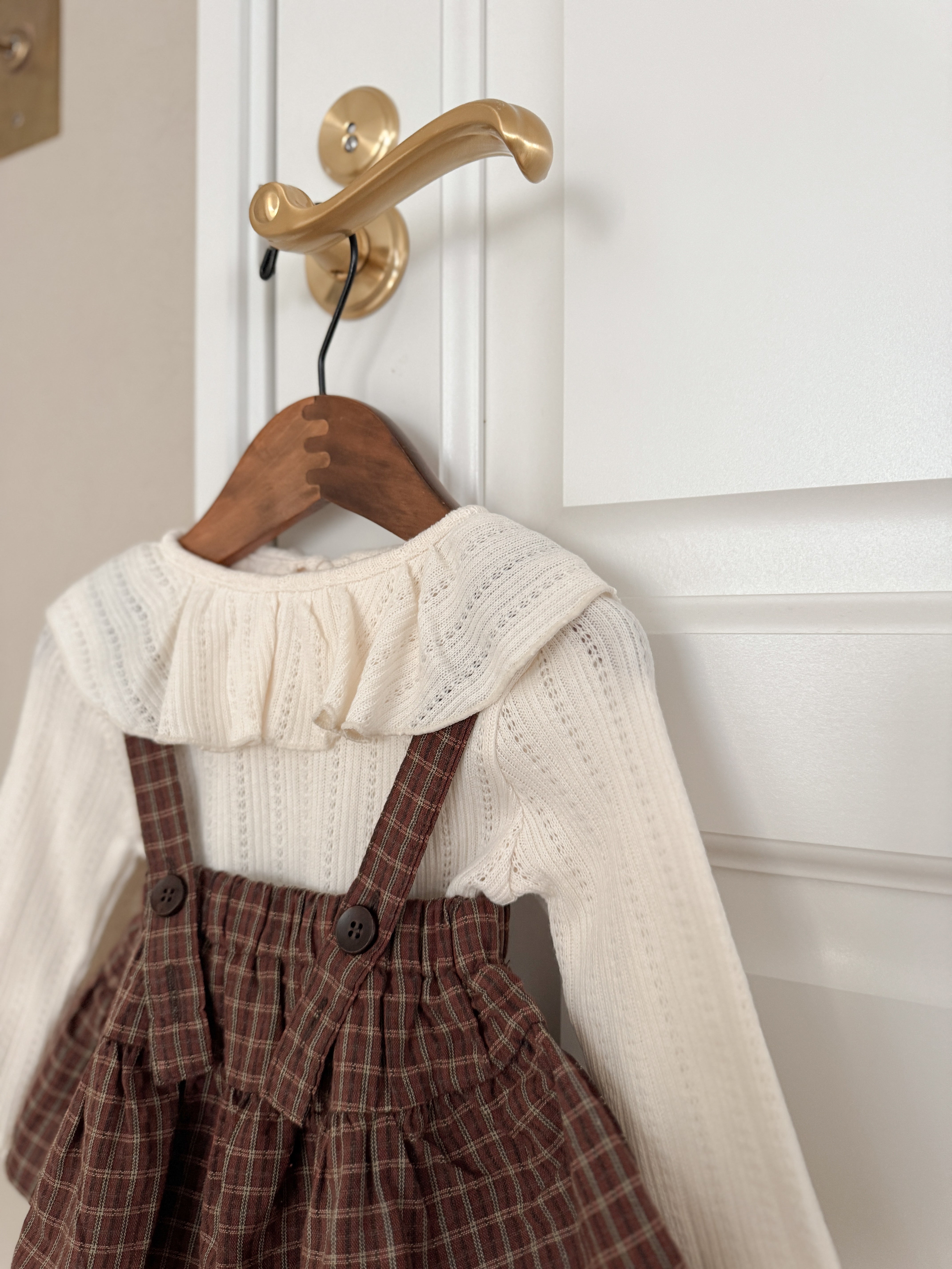 Anna ruffle collar tops