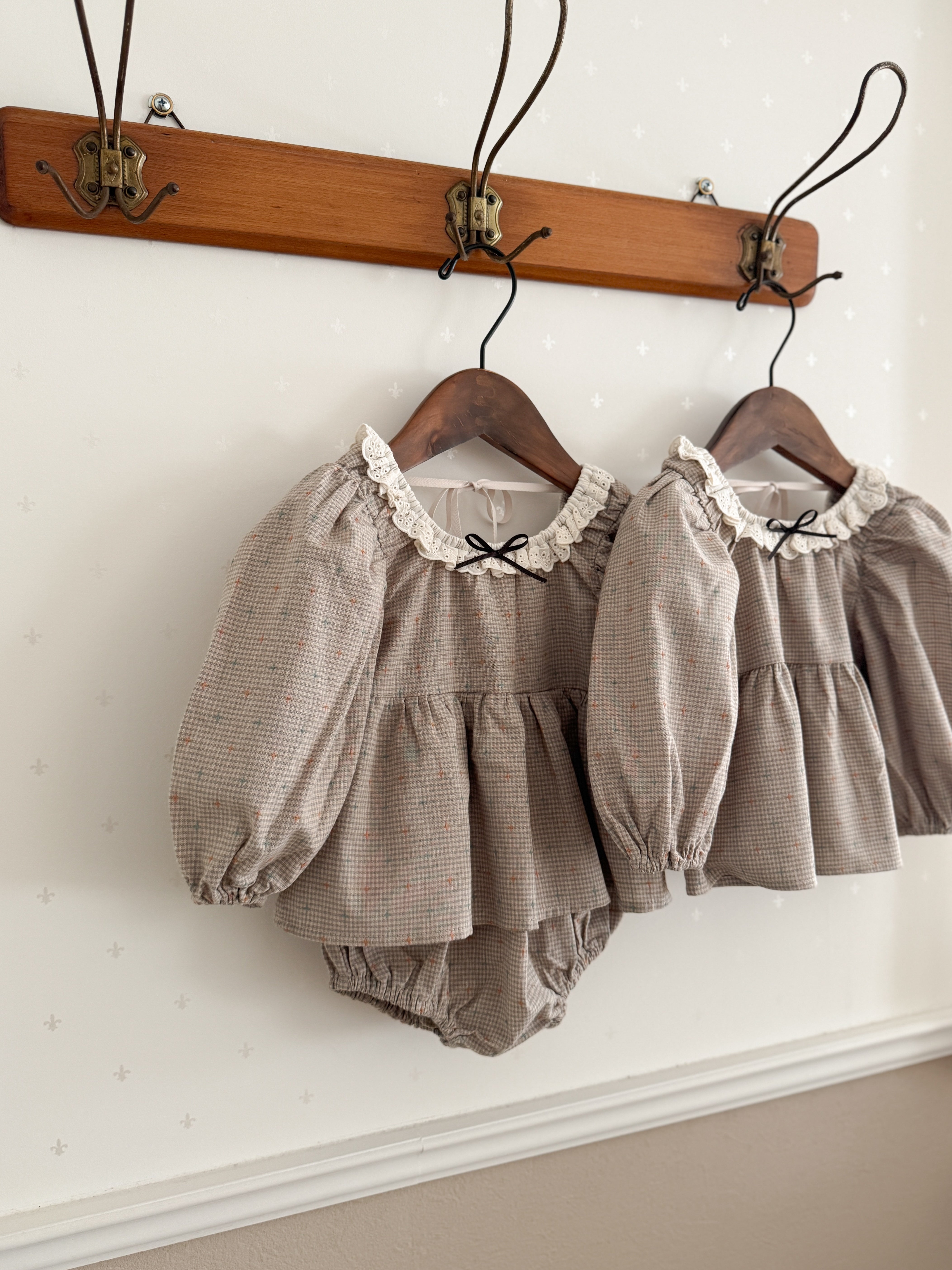 Caramel rompers