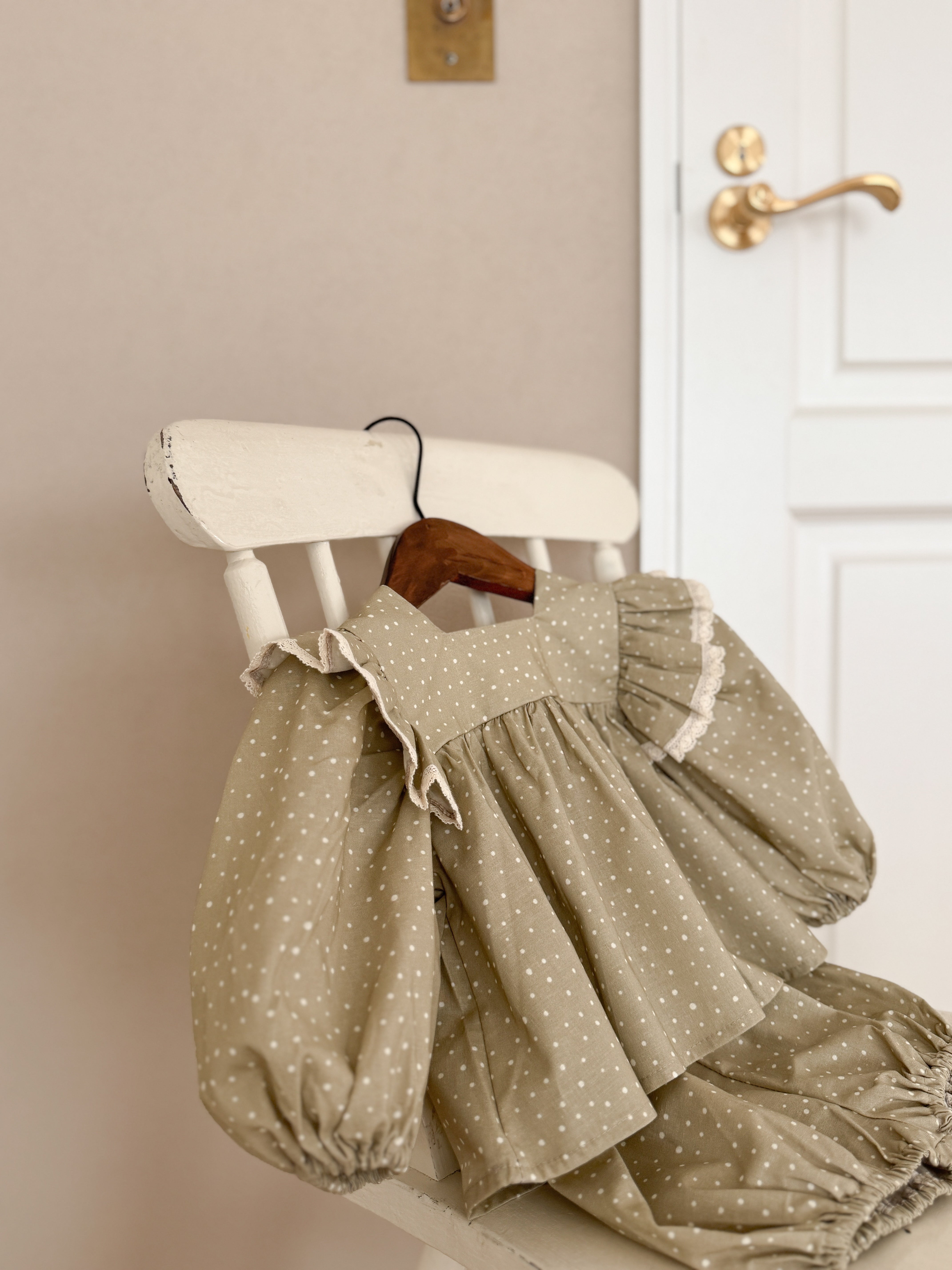 Dot frill blouse & bloomer set