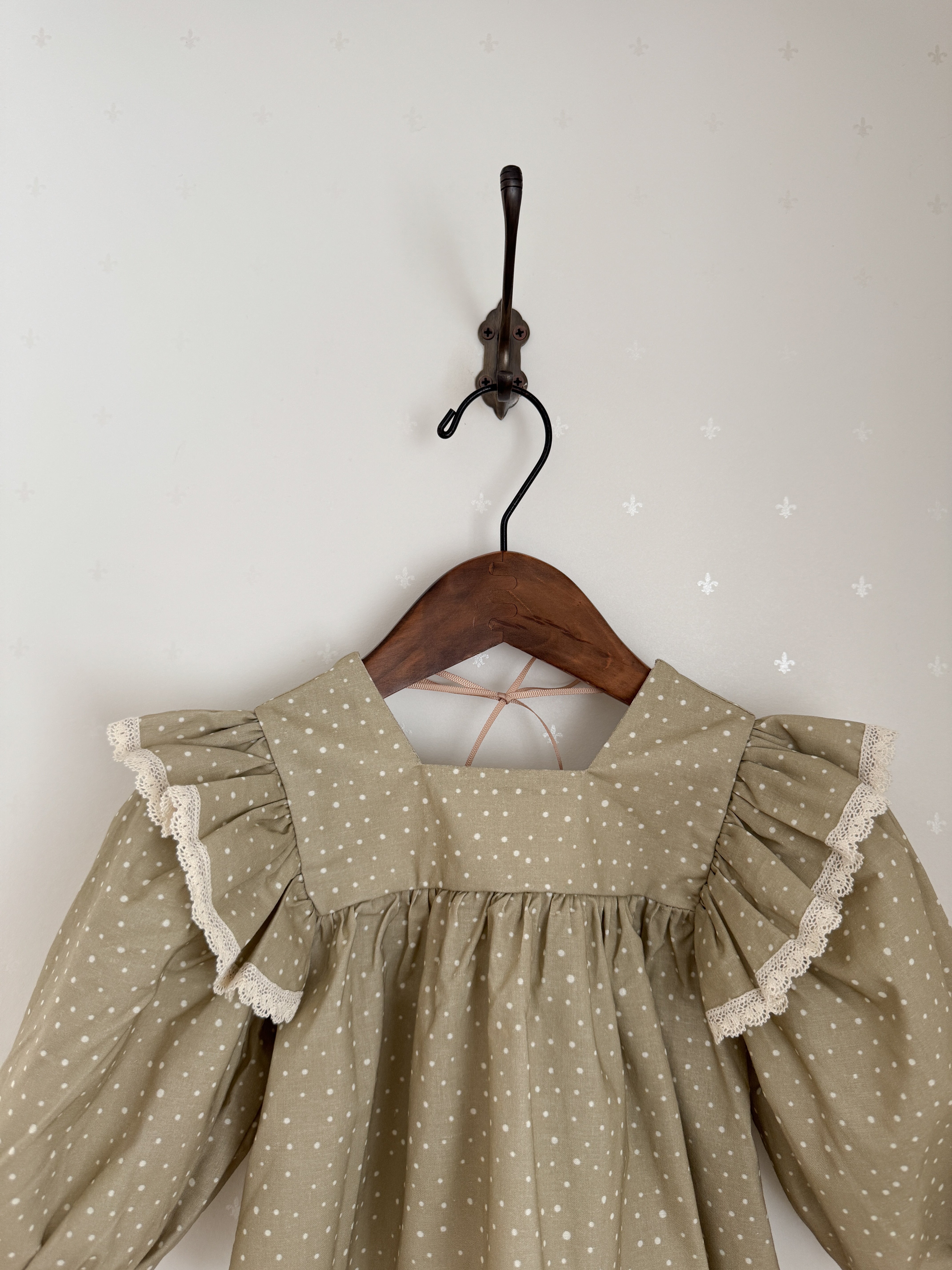 Dot frill blouse & bloomer set