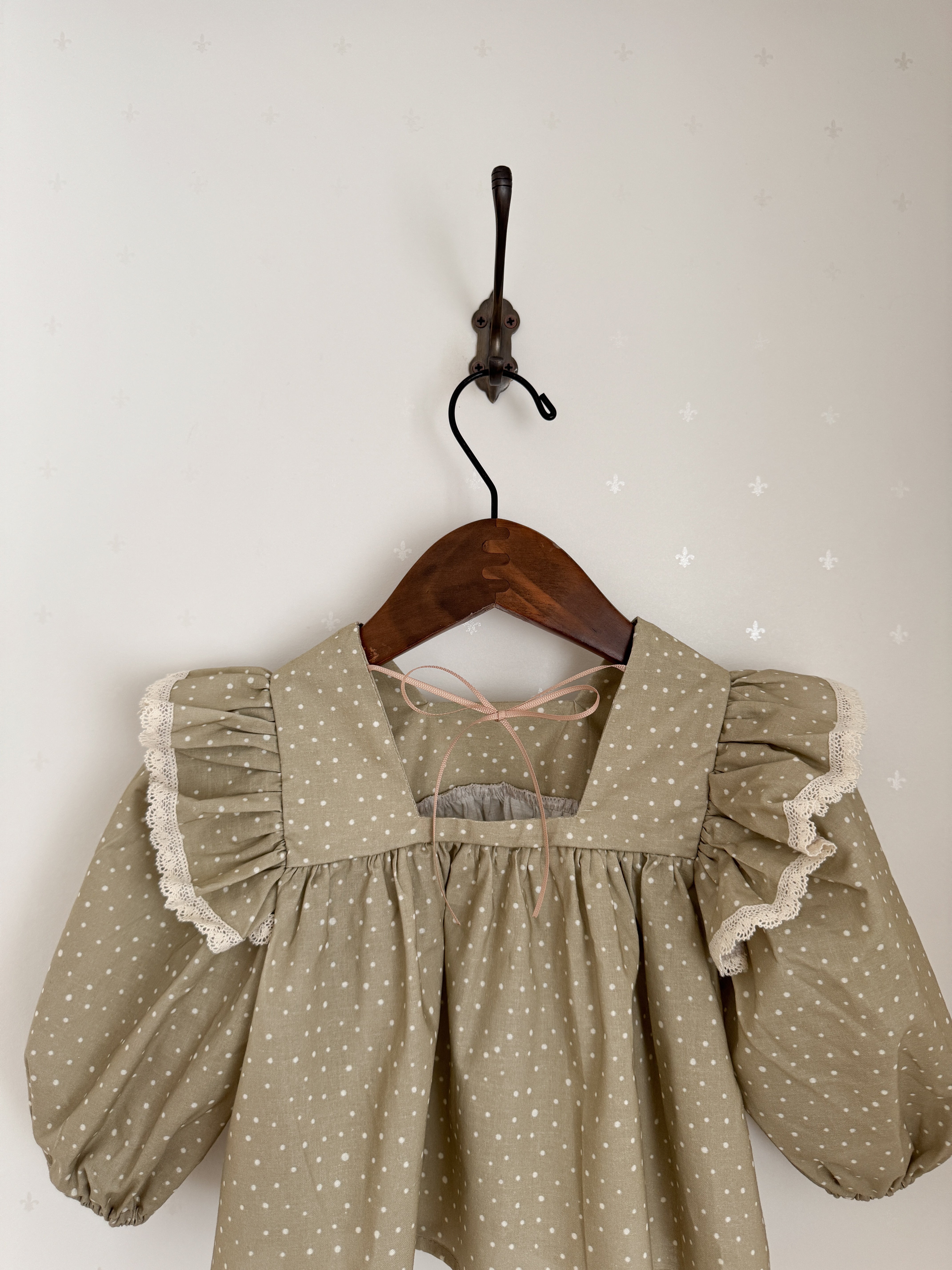 Dot frill blouse & bloomer set