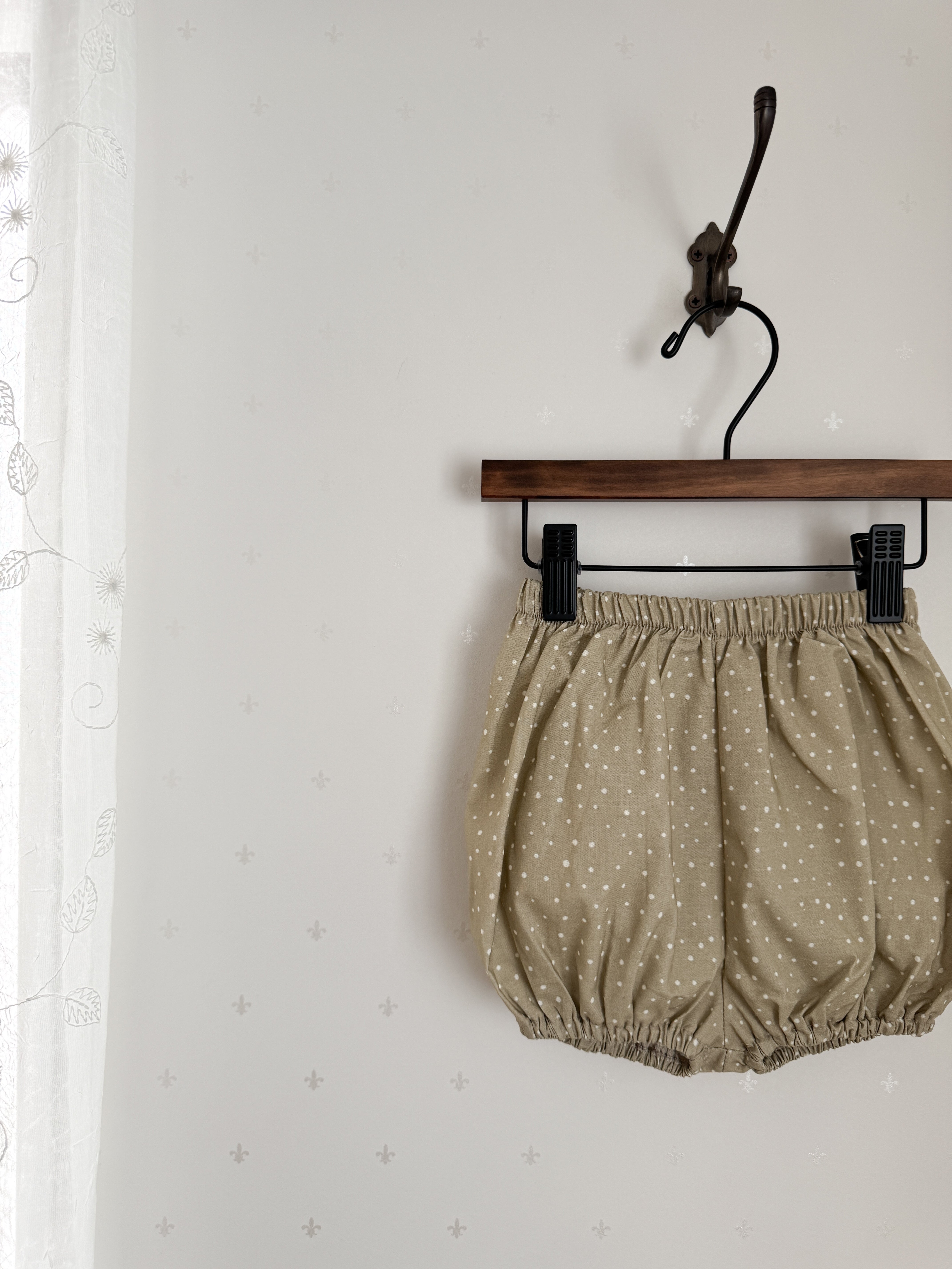 Dot frill blouse & bloomer set