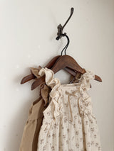 Wing frill suit
