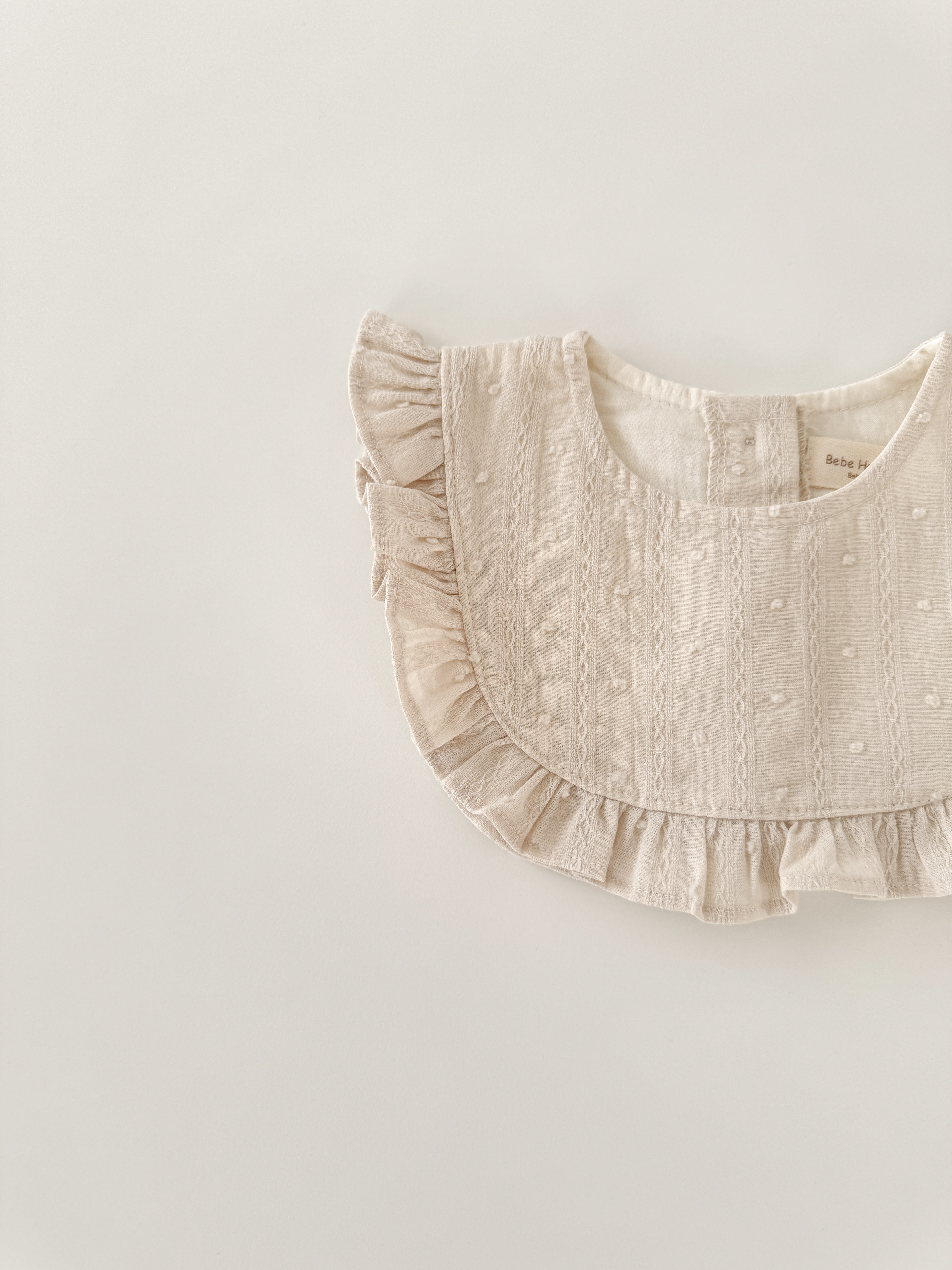 Noco frill cape