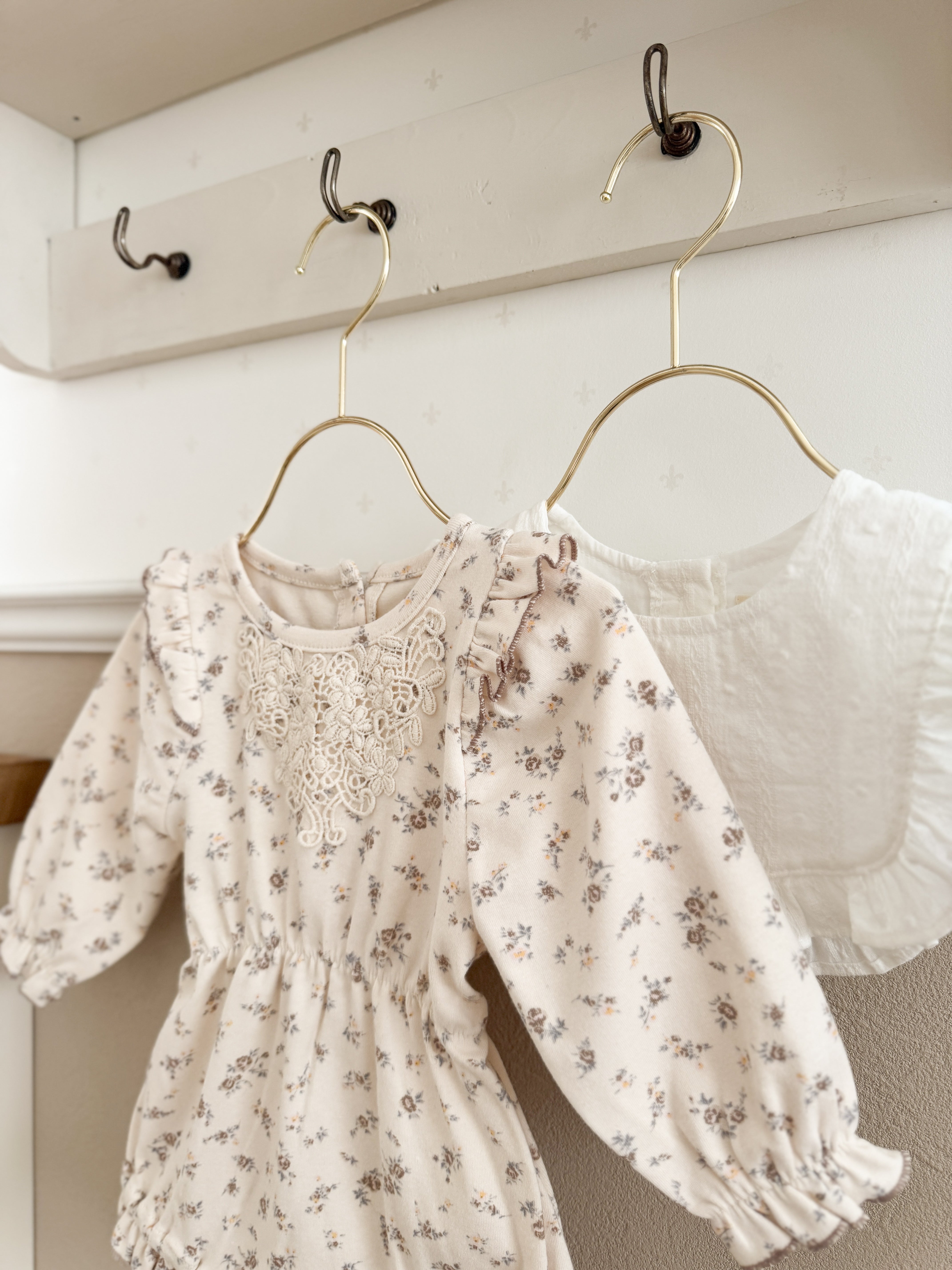 Noco frill cape