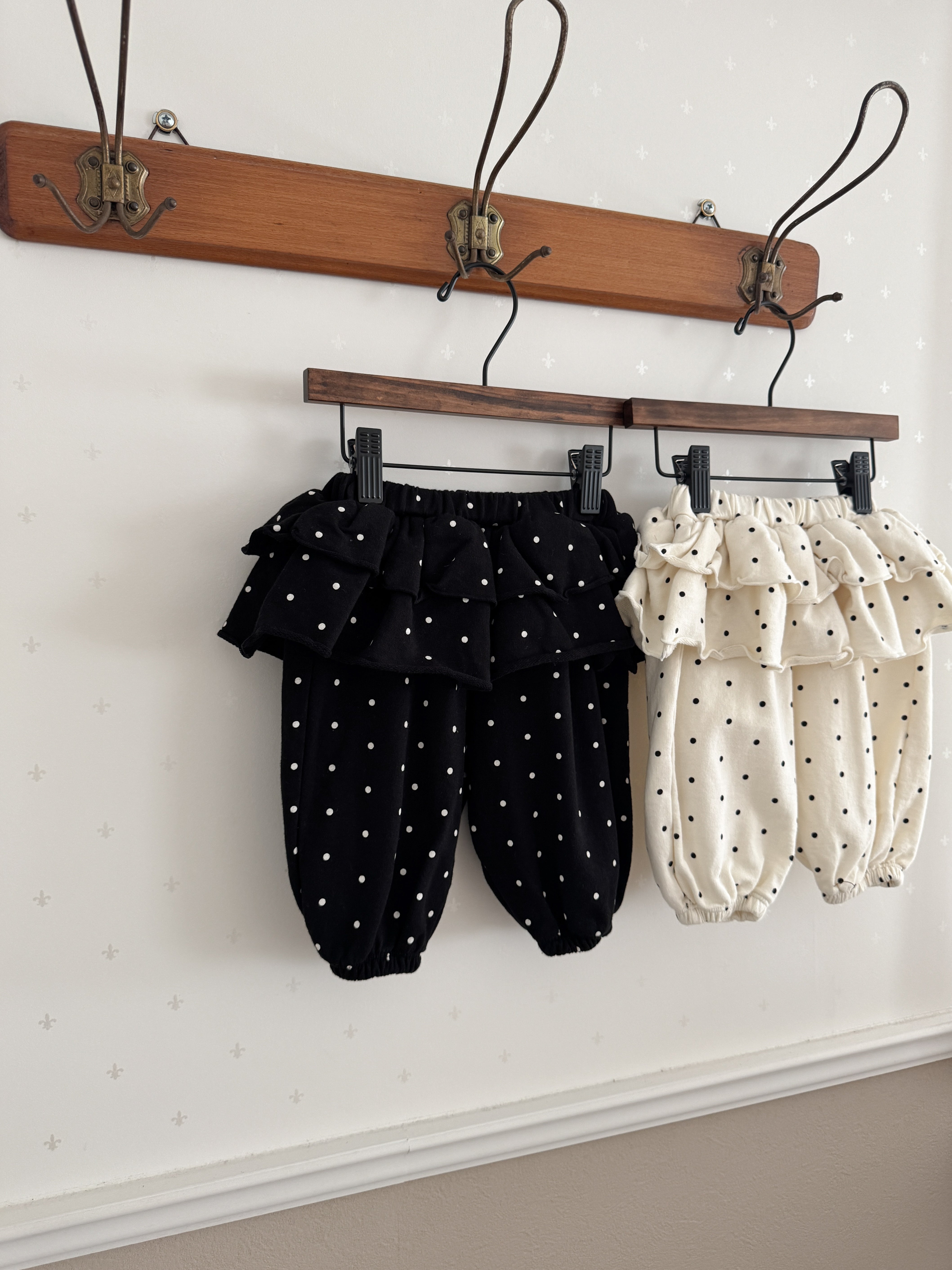 Bebe petal dot pants