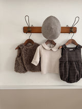 Round collar tops