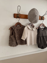 Round collar tops