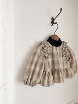 Mono frill blouse