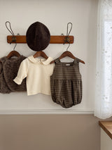 Round collar tops