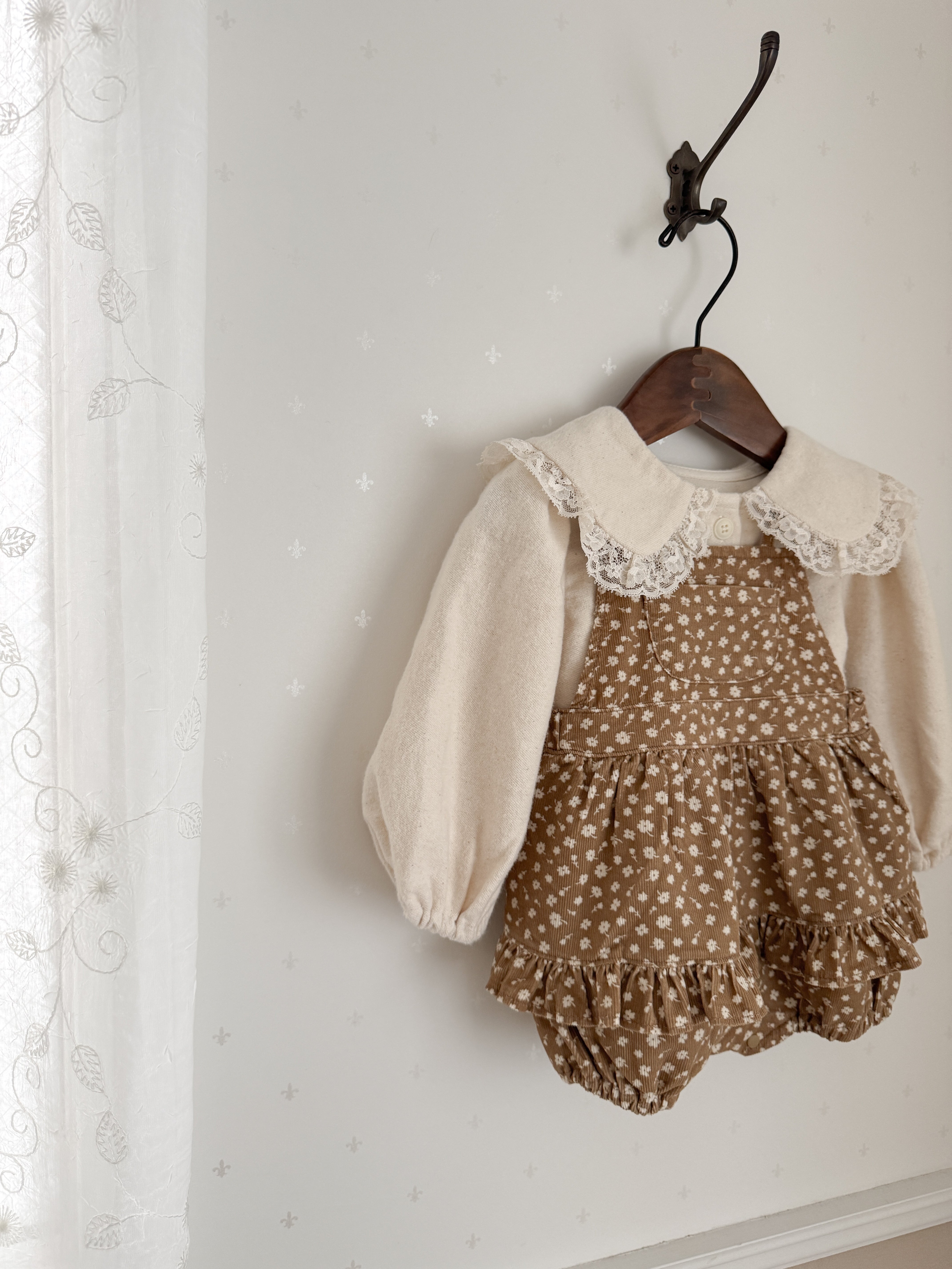 Bebe garden suspender suit