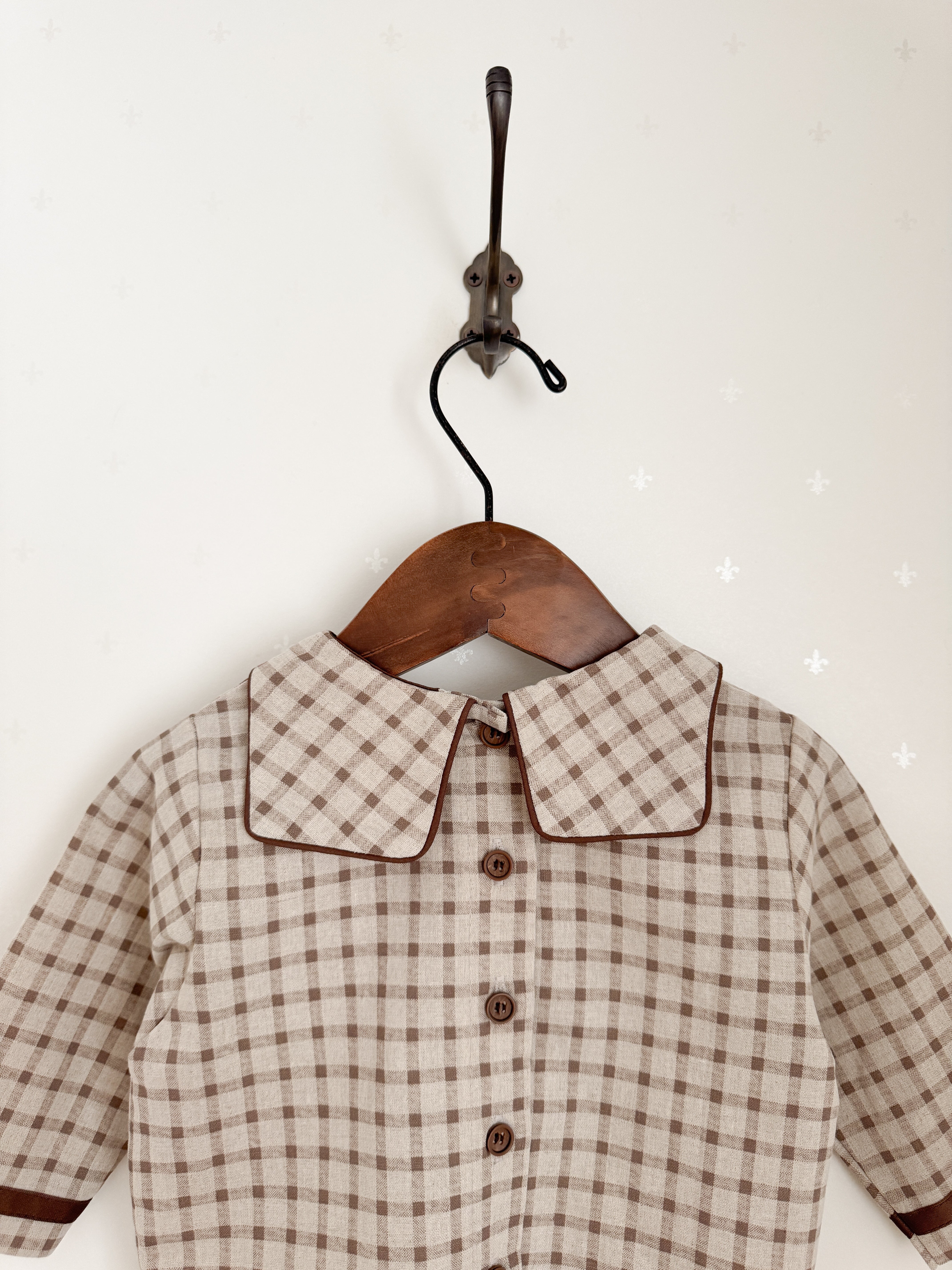 Brunette check set up