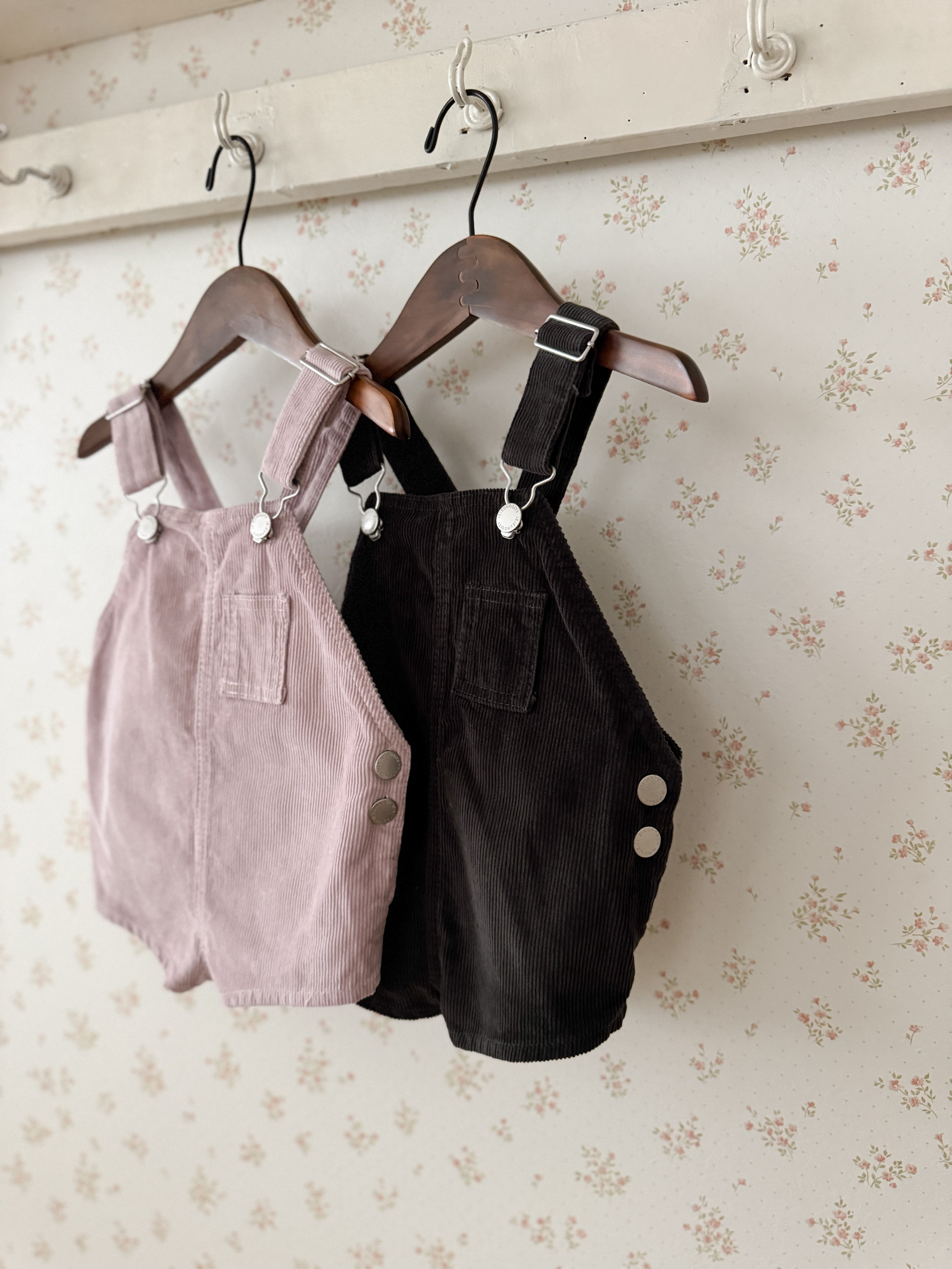 Corduroy berry short overall (normal)
