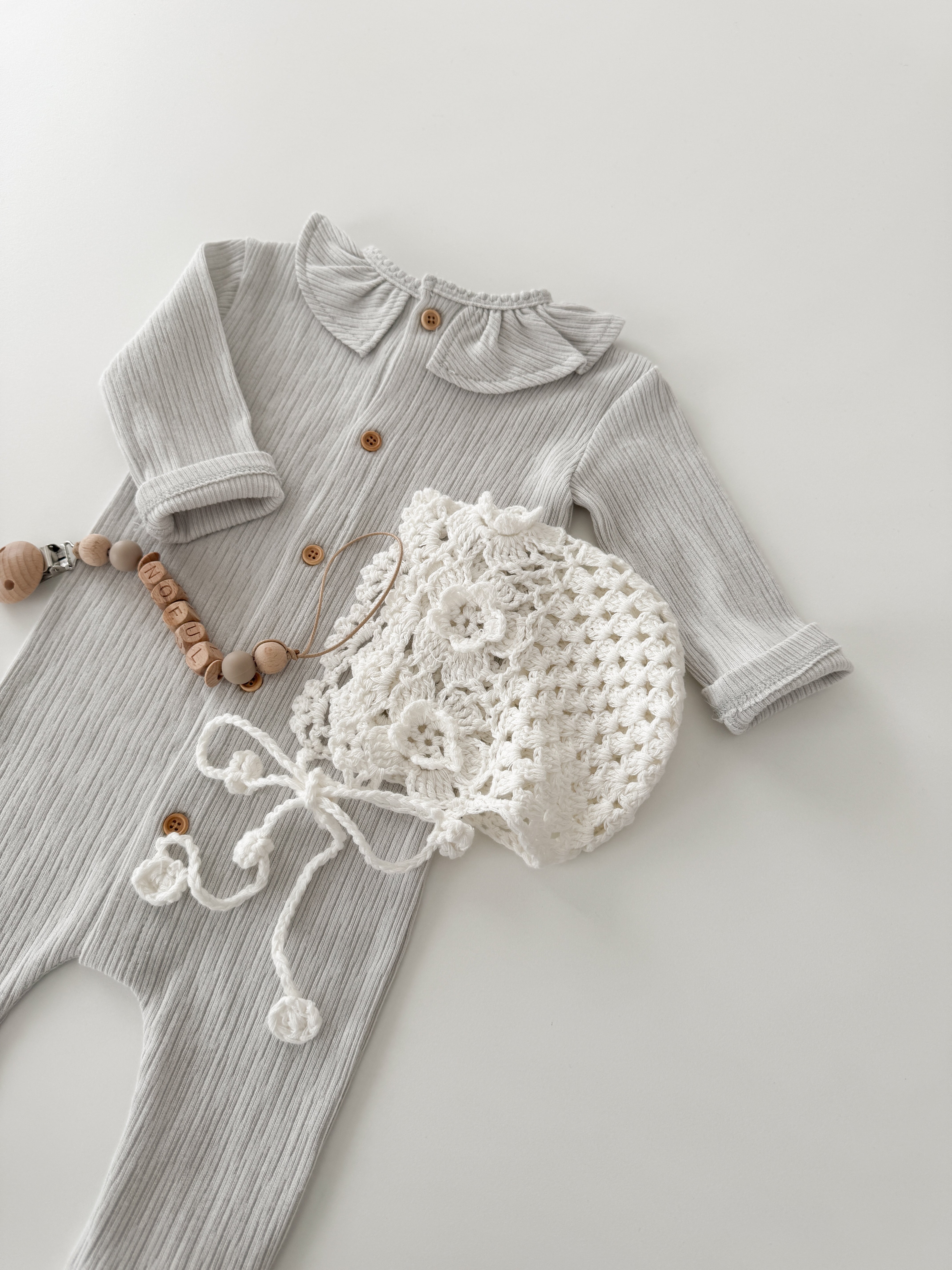 Keuri frill newborn suit