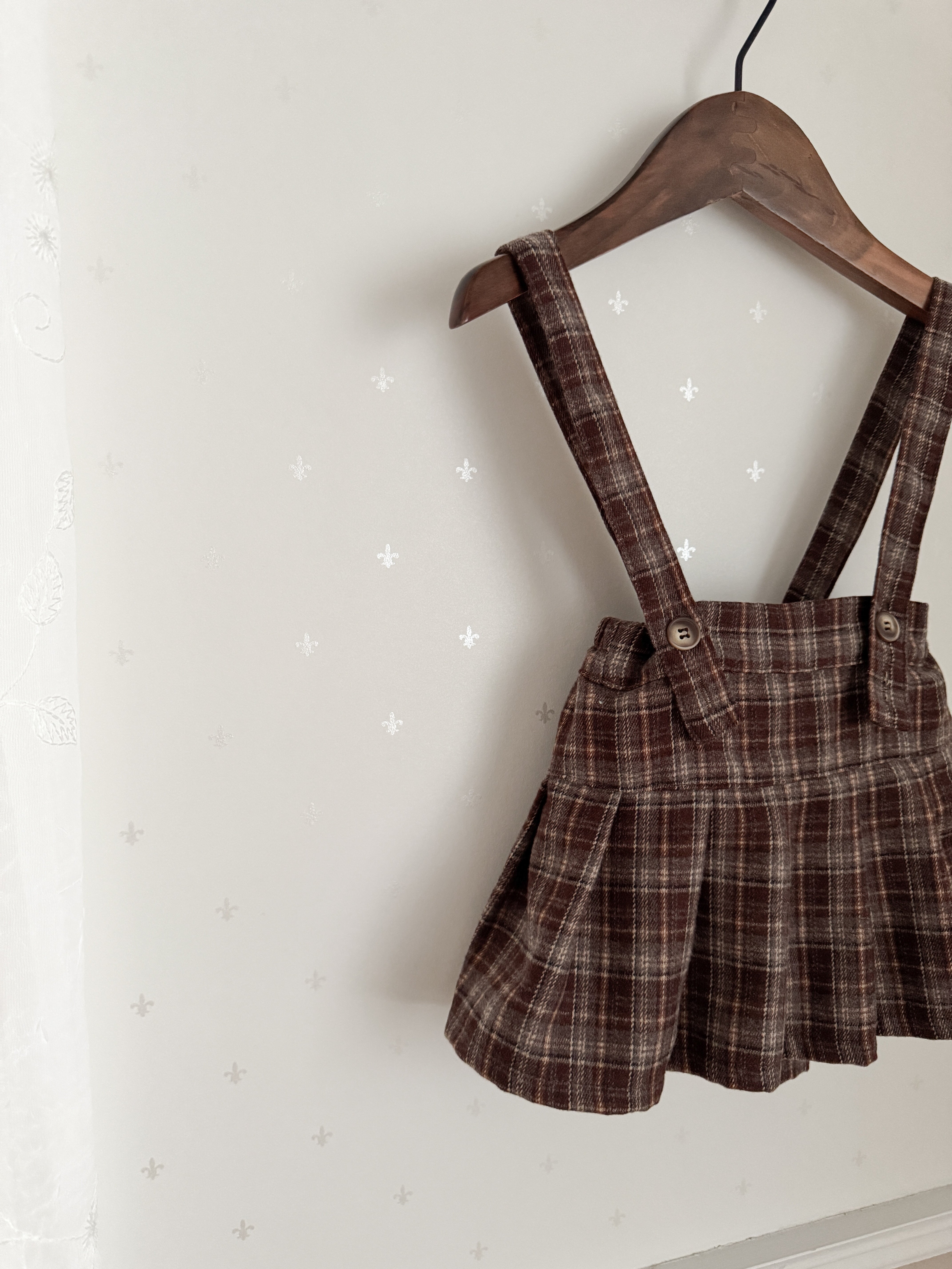 Pleats suspender skirt