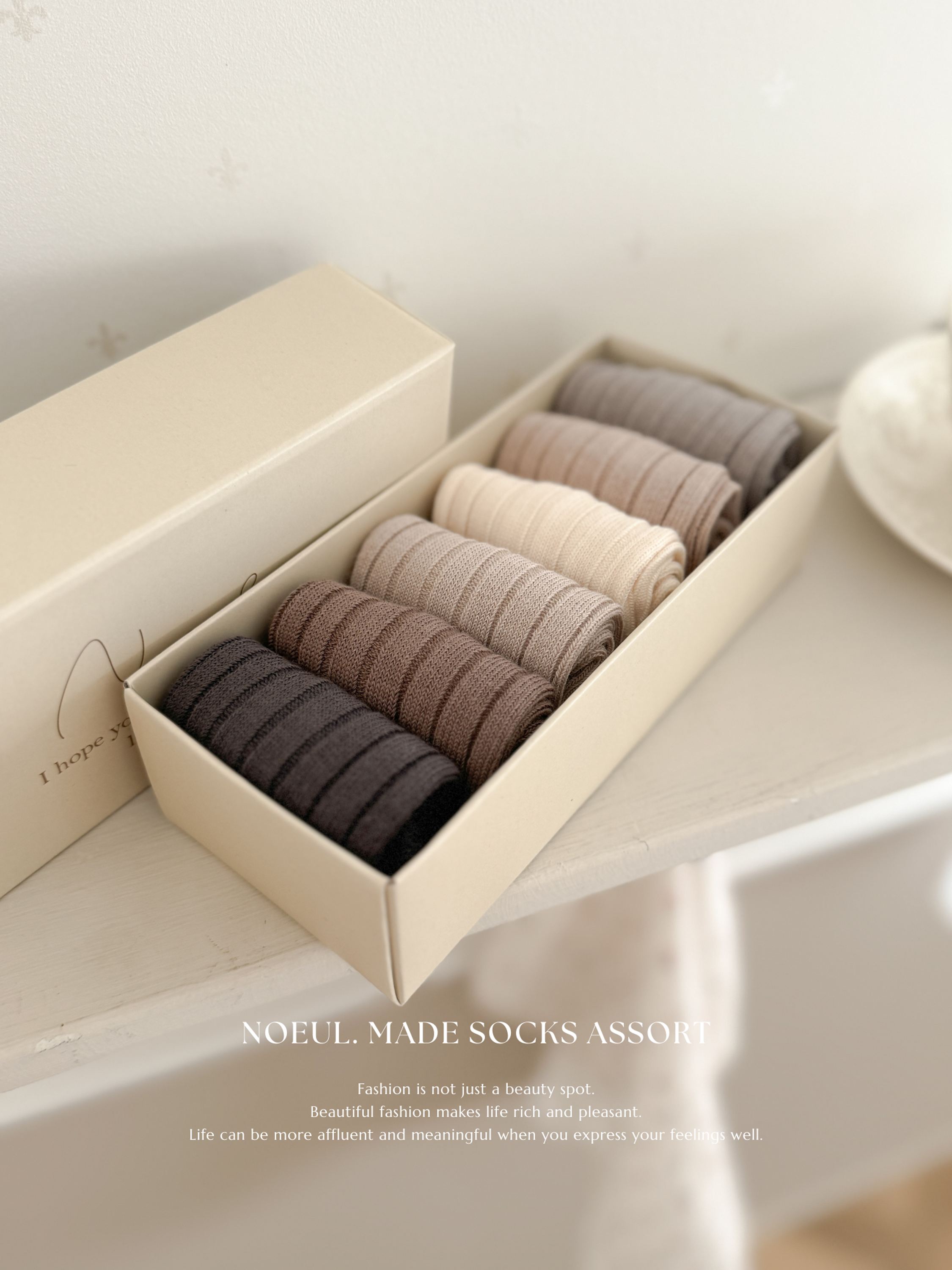 * Noeul. made * socks assort