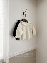 Snow ruffle blouse