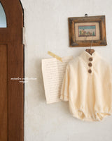 ［anggo］Cream button rompers