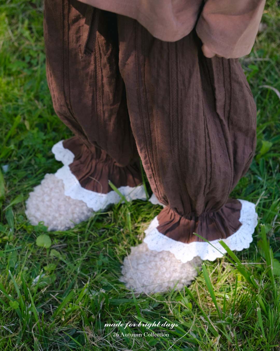 ［anggo］Crepe frill pants