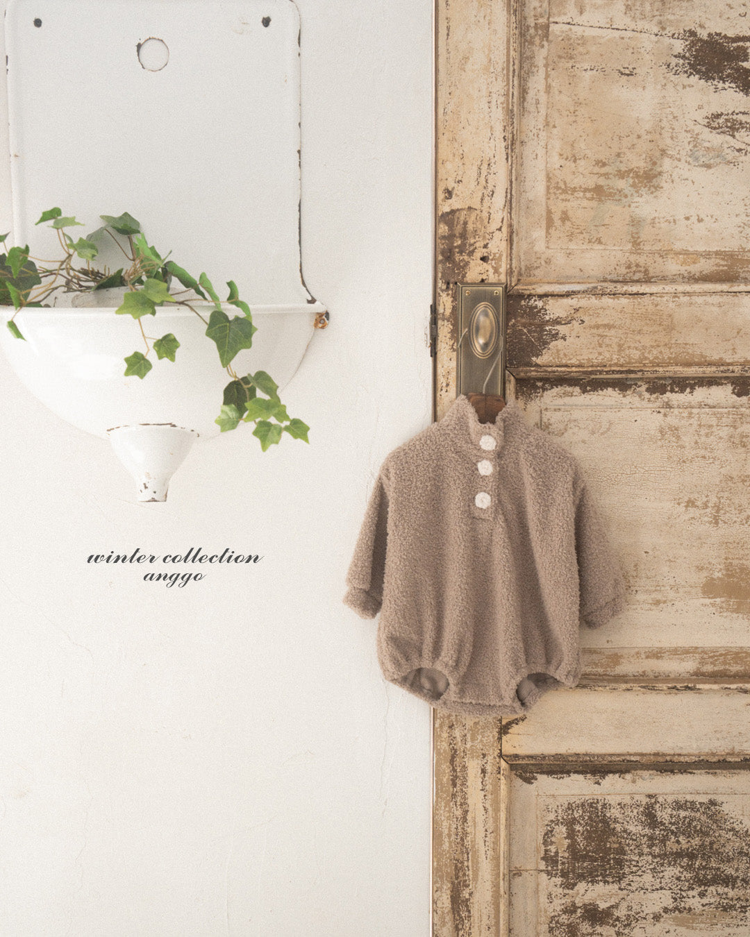 ［anggo］Cream button rompers