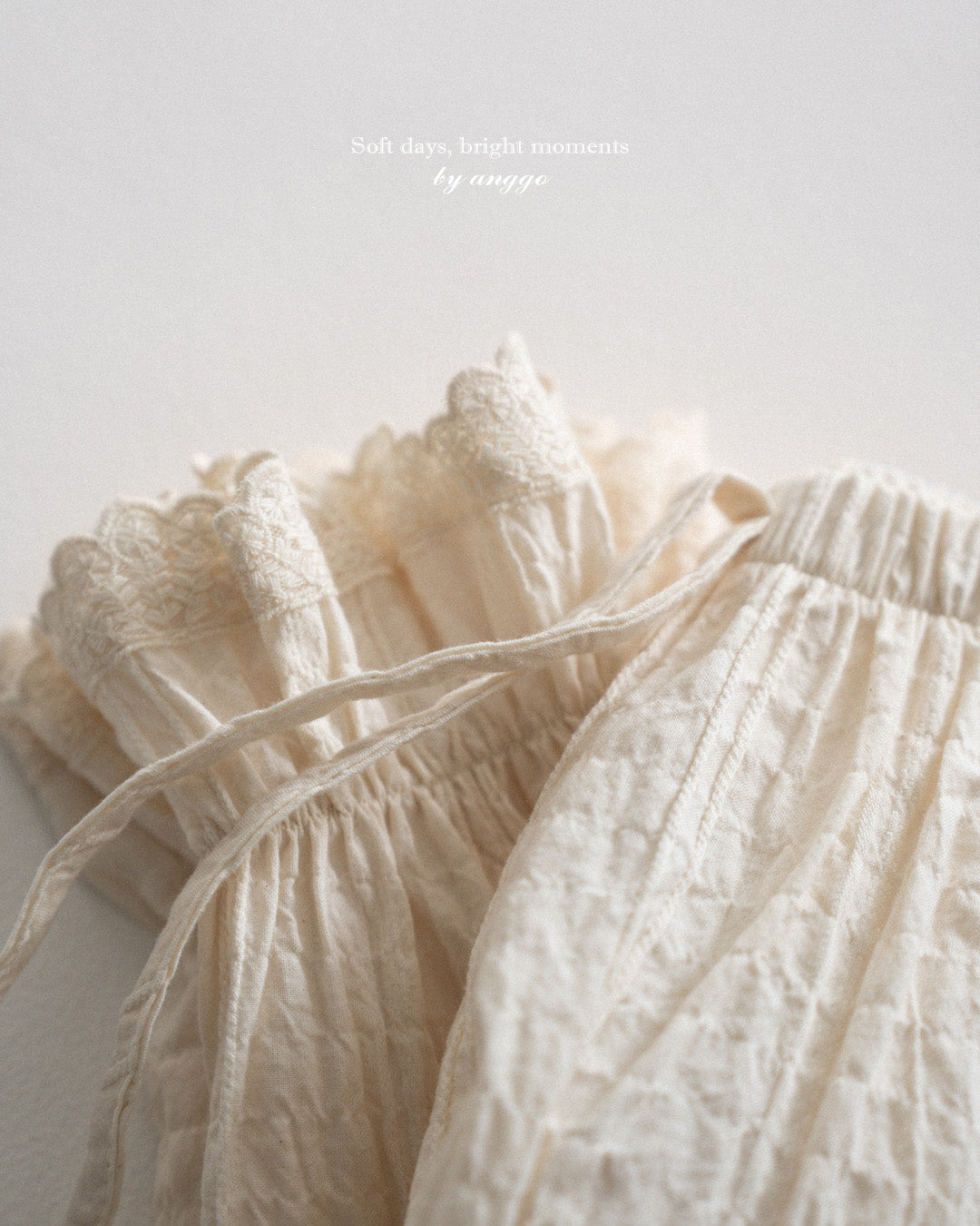 ［anggo］Crepe frill pants