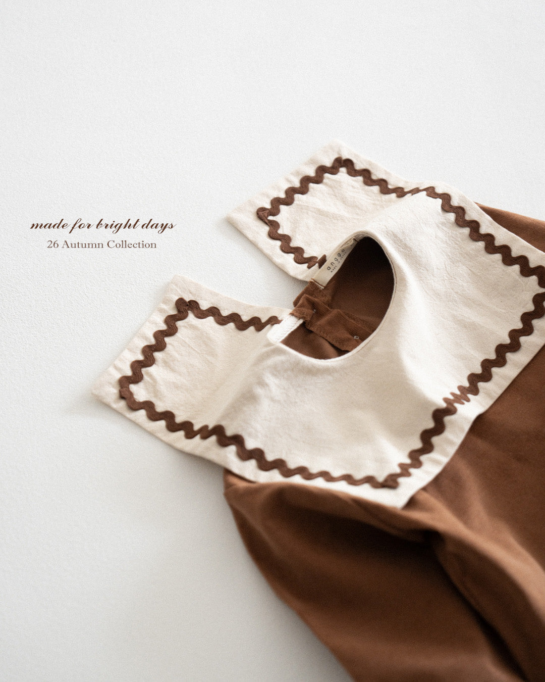 ［anggo］Nutella collar blouse