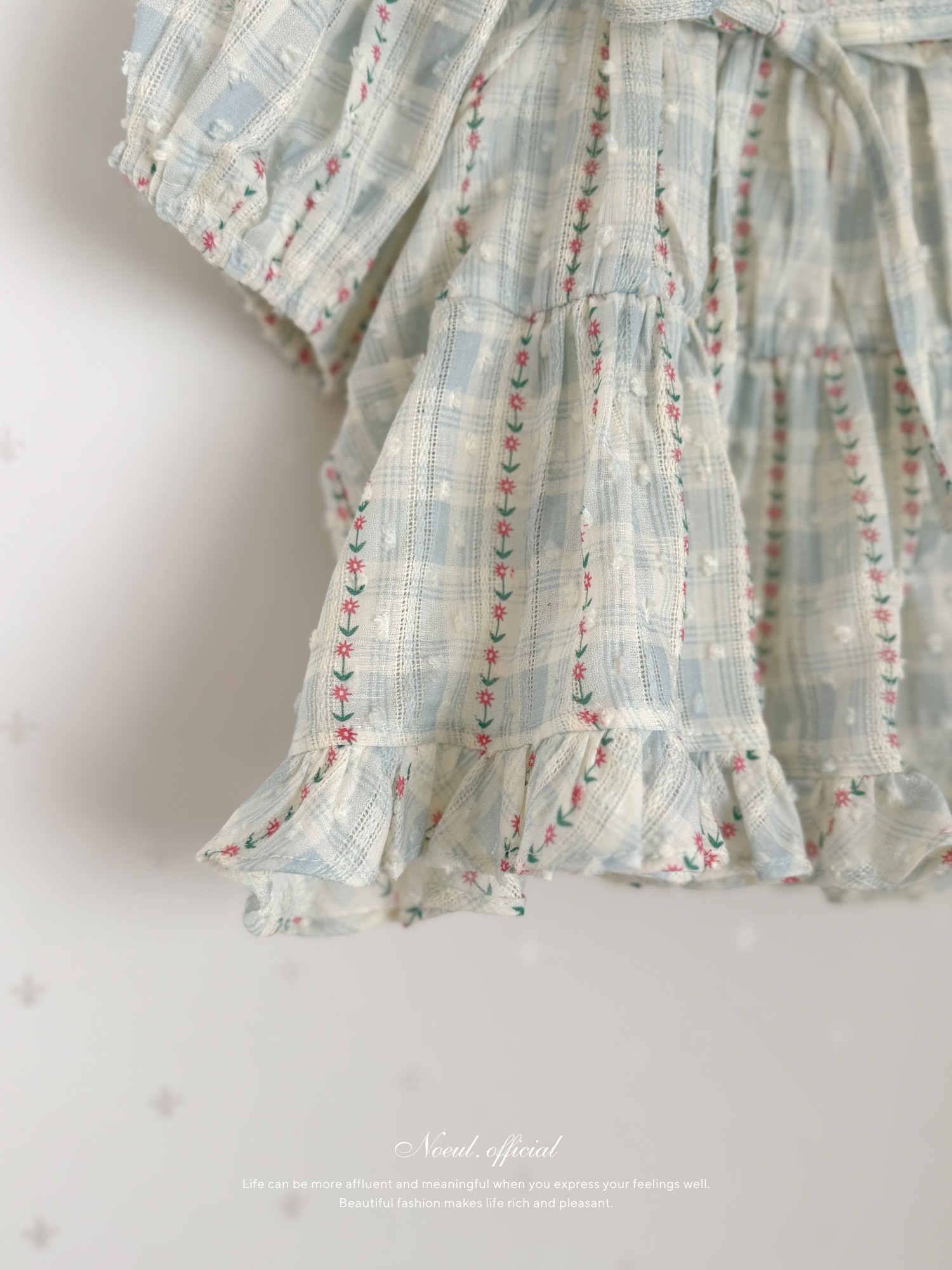 Maybe ribbon puff blouse