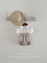 Seashell collar blouse