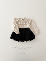 Dia flower frill collar tops