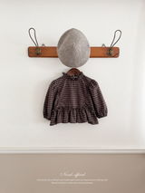 Ann check frill blouse