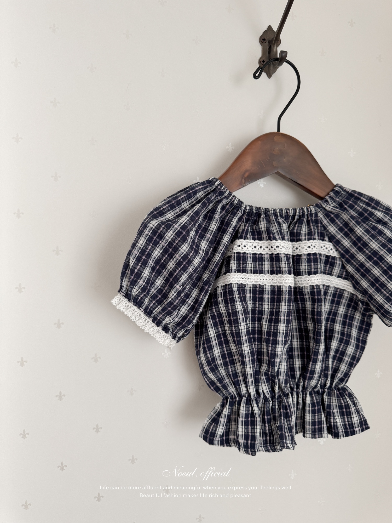 Vivi lace puff blouse