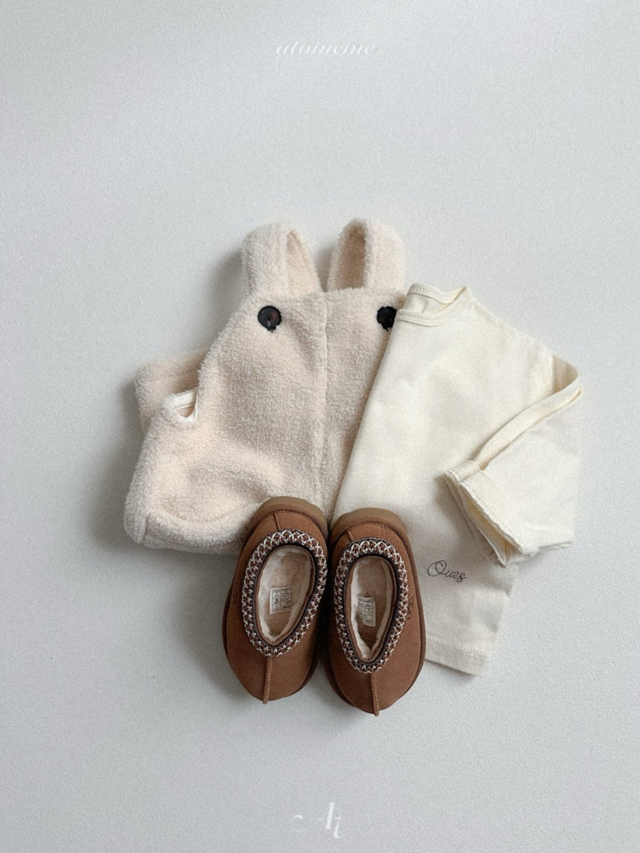 [atomeme] Ours Embroidery Tee