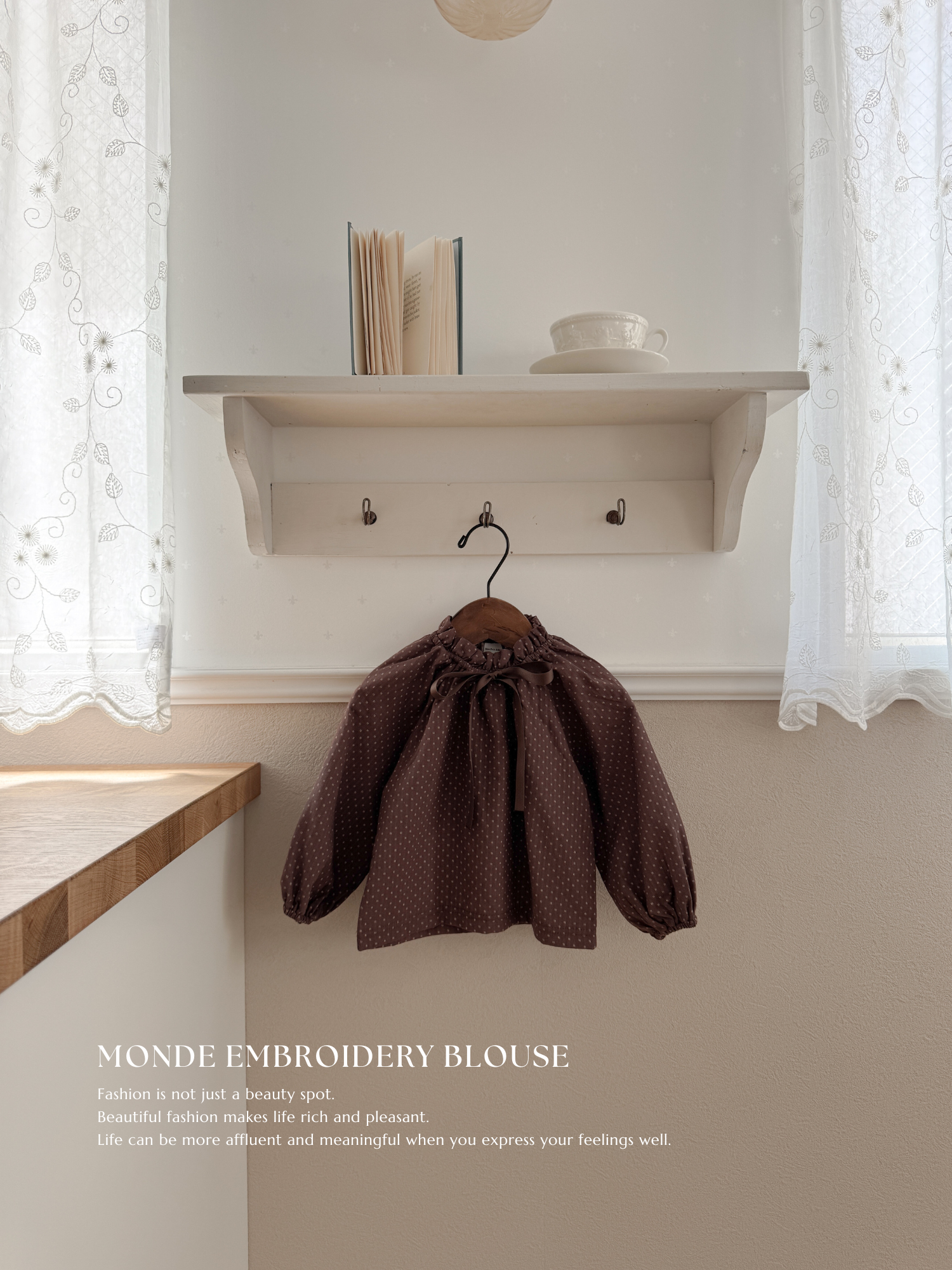 Monde embroidery blouse