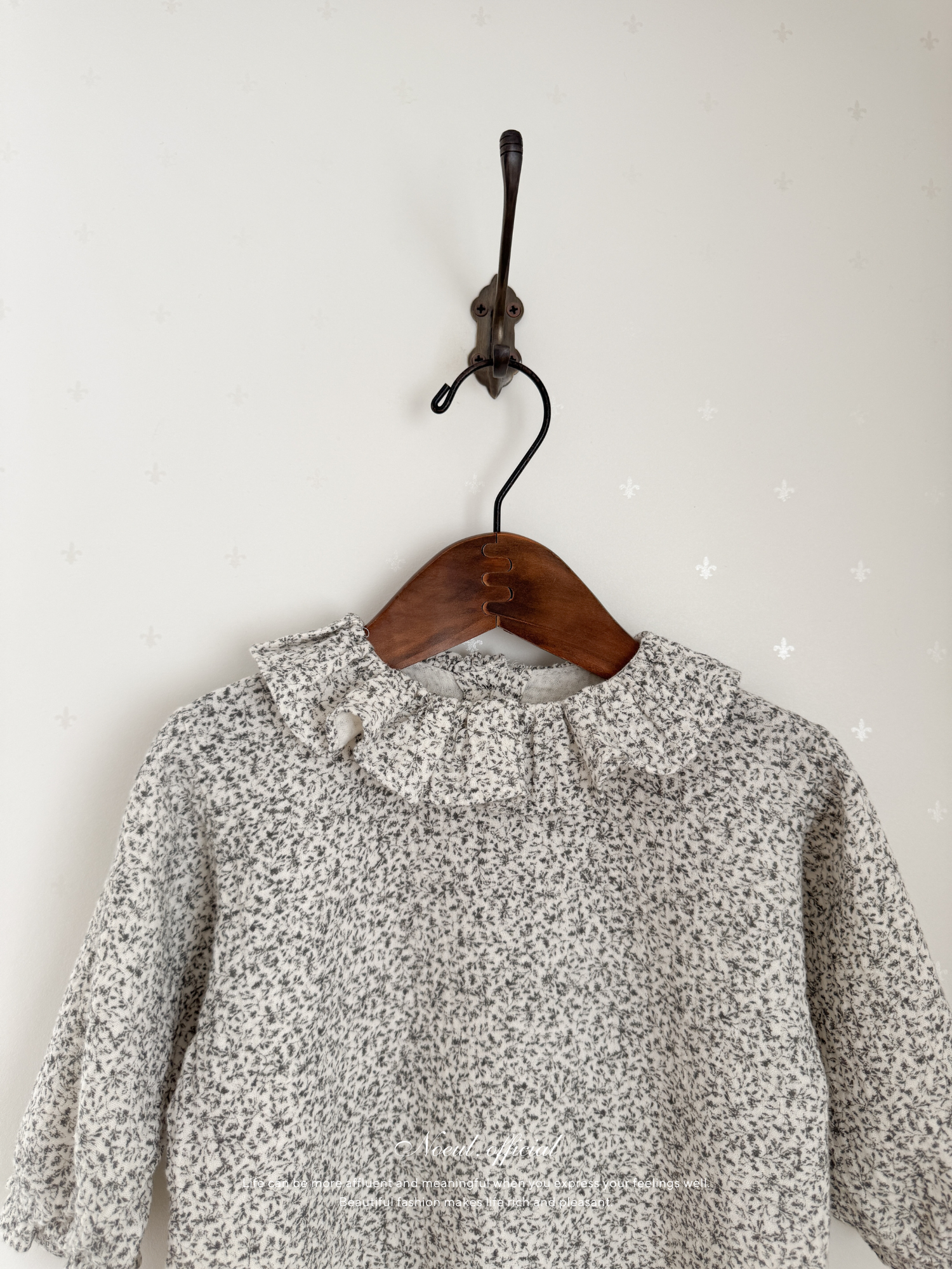 Flour color blouse